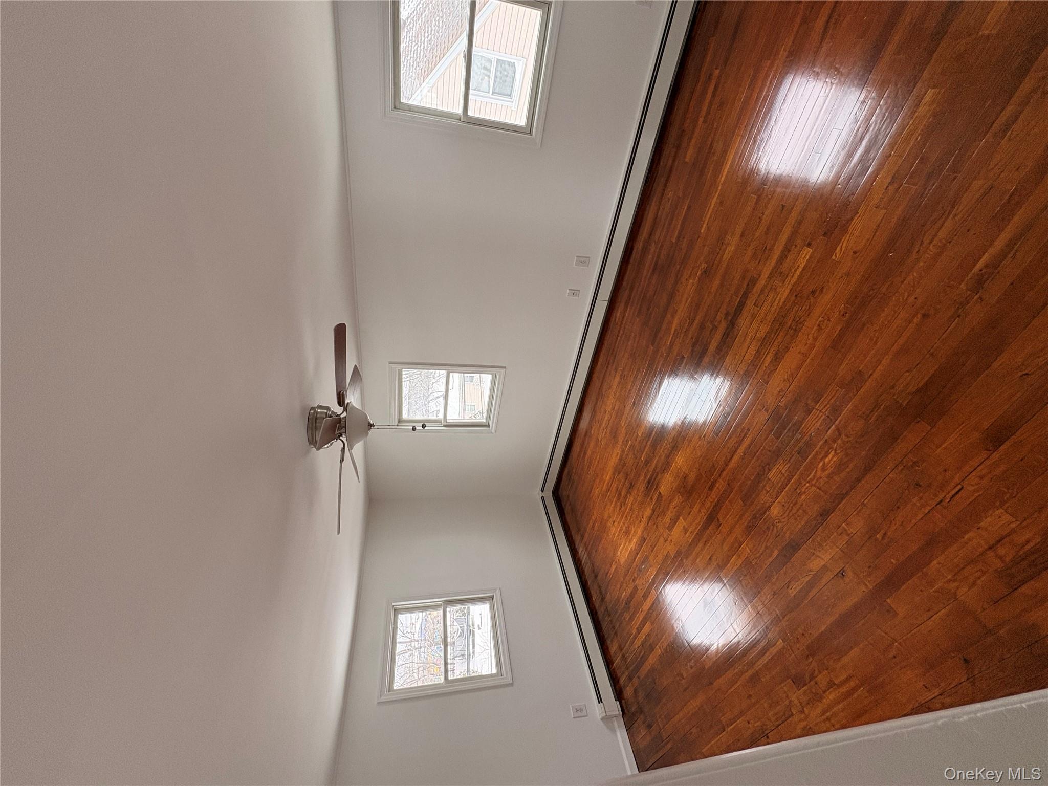 #2 photo, 163 Nassau Lane, Нассау ‖ Island Park , NY 11558