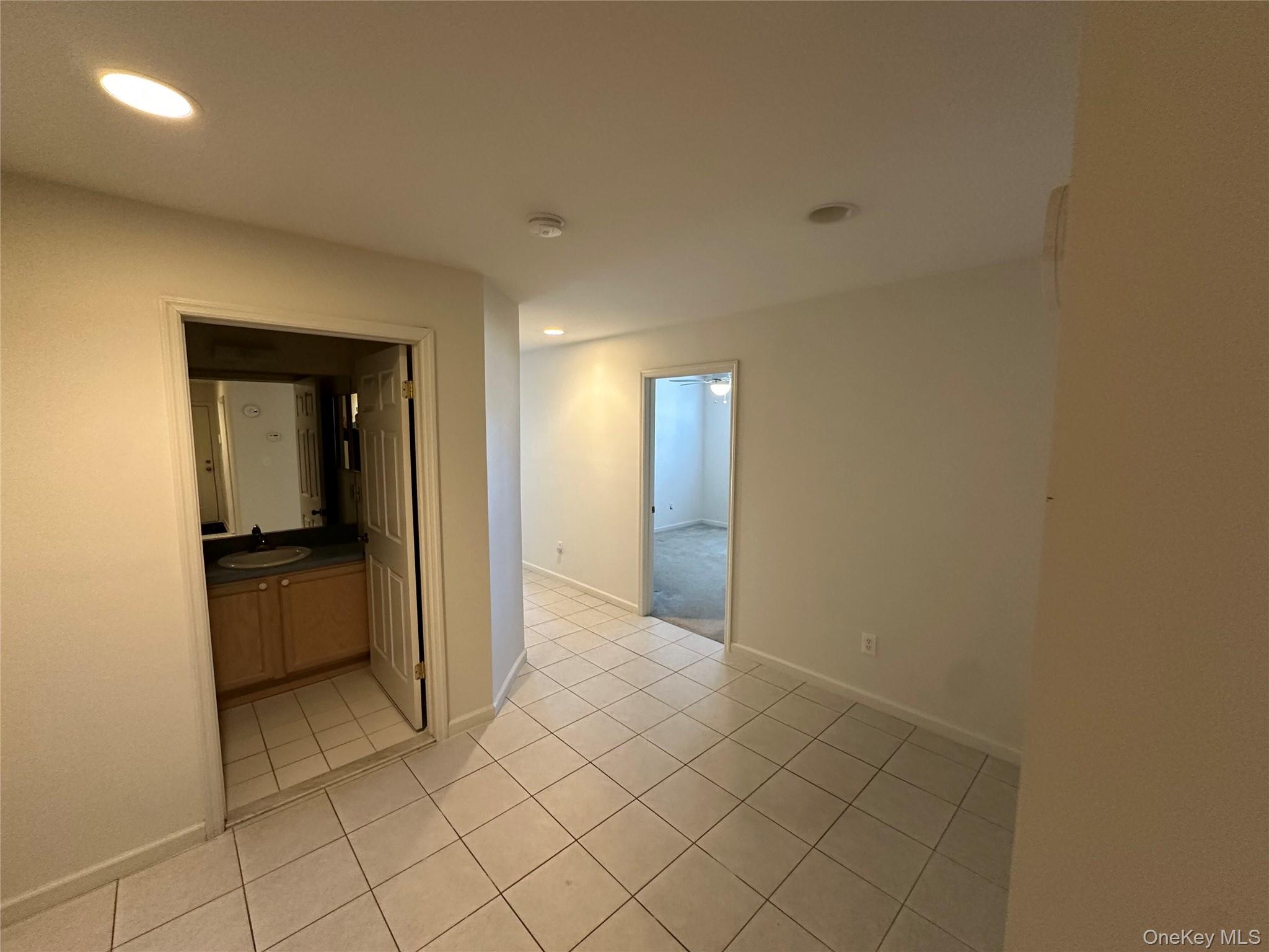 #11 photo, 47 Summerfield Lane, 롱 아일랜드 Riverhead , NY 11901