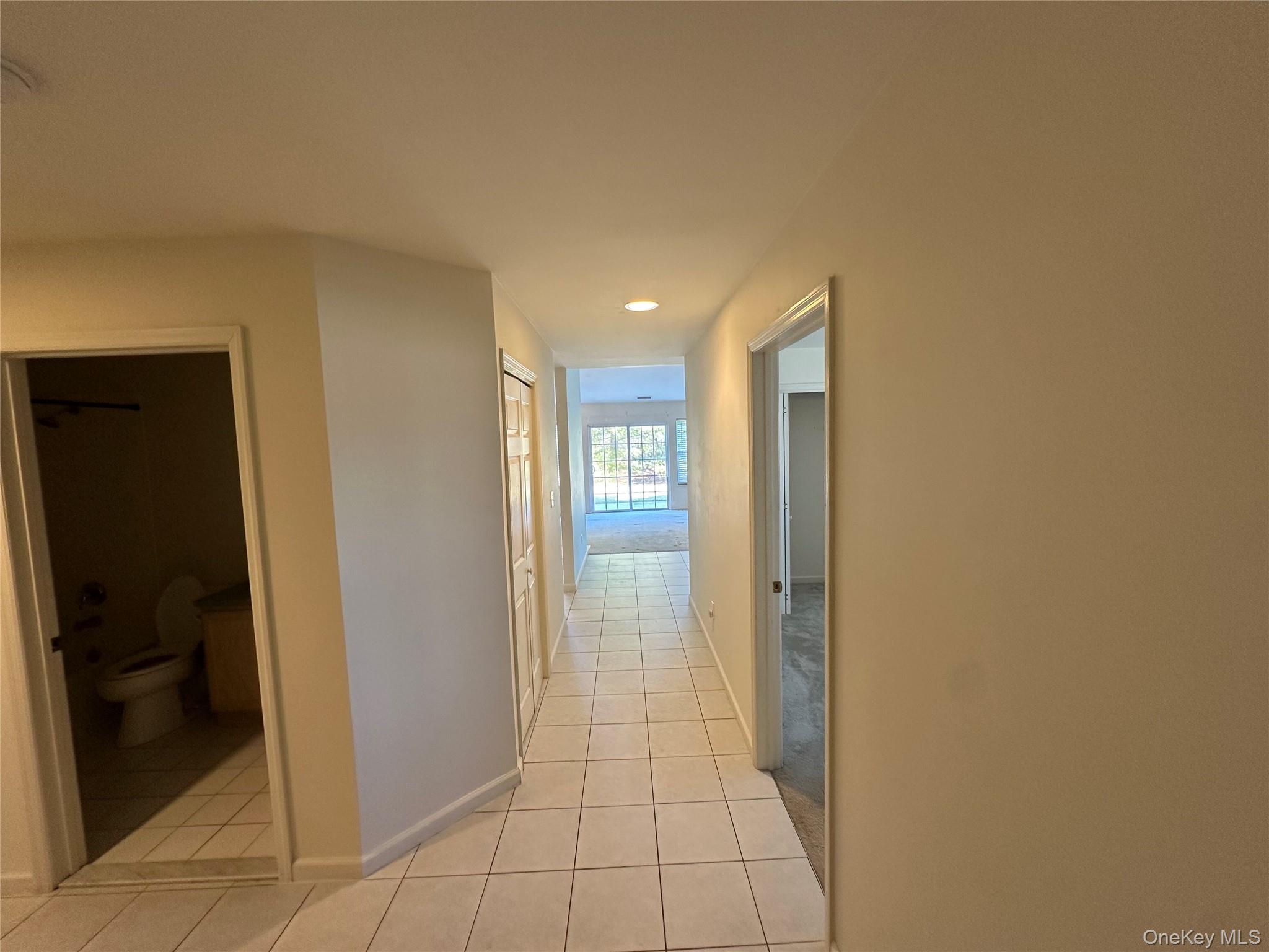 #12 photo, 47 Summerfield Lane, 롱 아일랜드 Riverhead , NY 11901