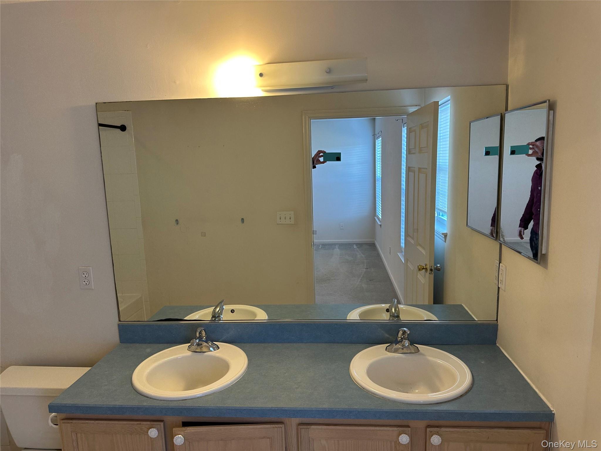 #13 photo, 47 Summerfield Lane, 롱 아일랜드 Riverhead , NY 11901