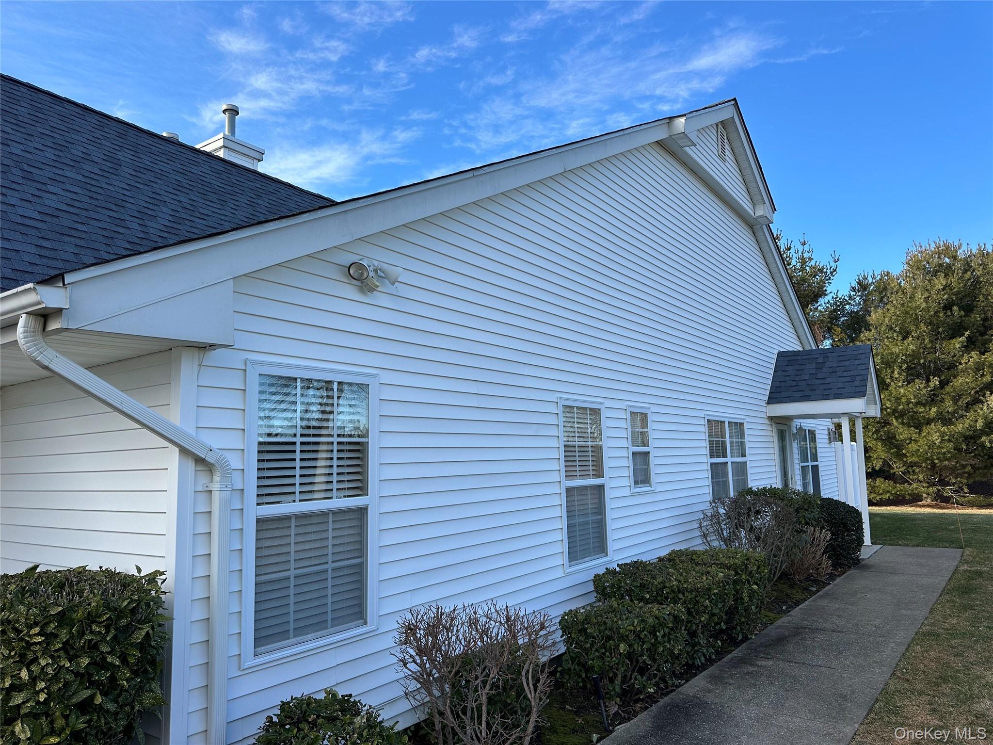 #2 photo, 47 Summerfield Lane, 롱 아일랜드 Riverhead , NY 11901