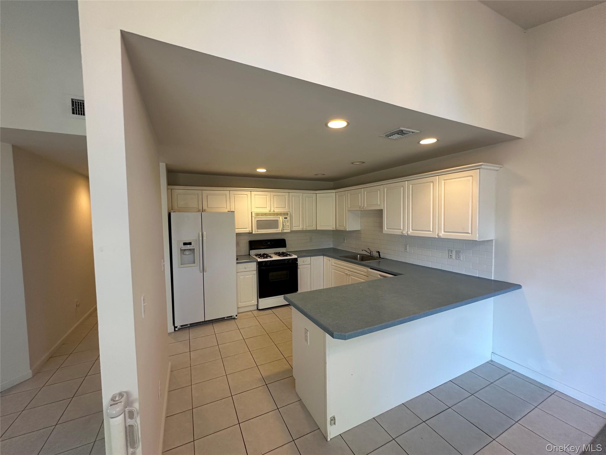 #7 photo, 47 Summerfield Lane, 롱 아일랜드 Riverhead , NY 11901