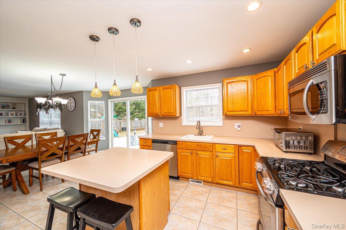 #13 photo, 47 Cobblestone Drive, सफ़ोक काउंटी Shoreham , NY 11786