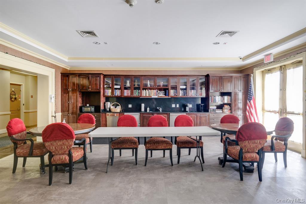 #19 photo, 50 Merrick Avenue, Нассау ‖ East Meadow , NY 11554