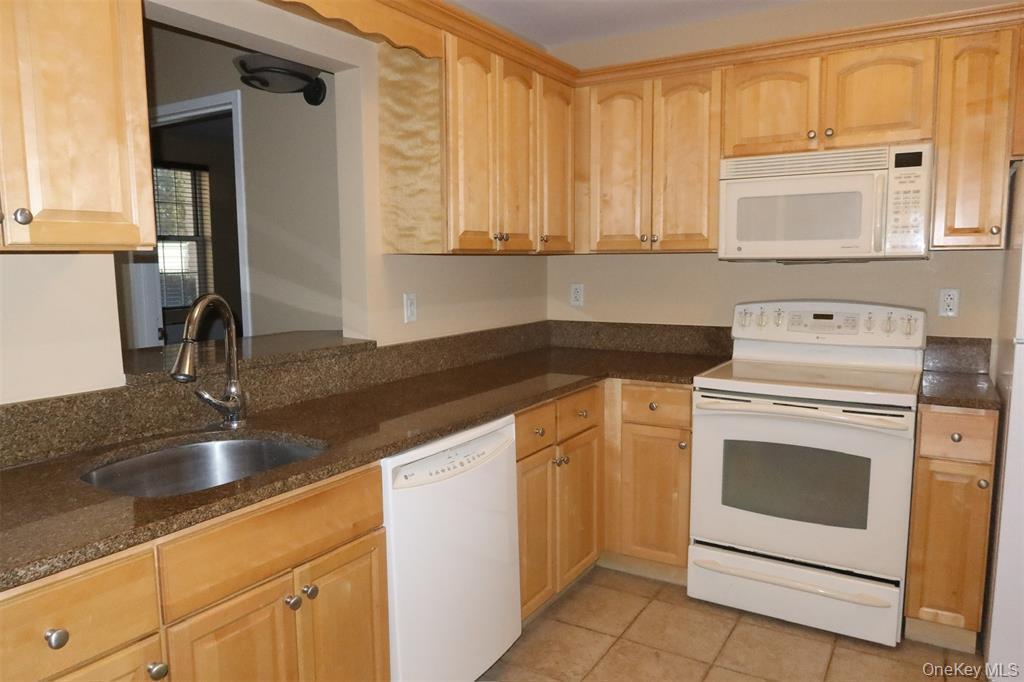 #4 photo, 50 Merrick Avenue, Нассау ‖ East Meadow , NY 11554