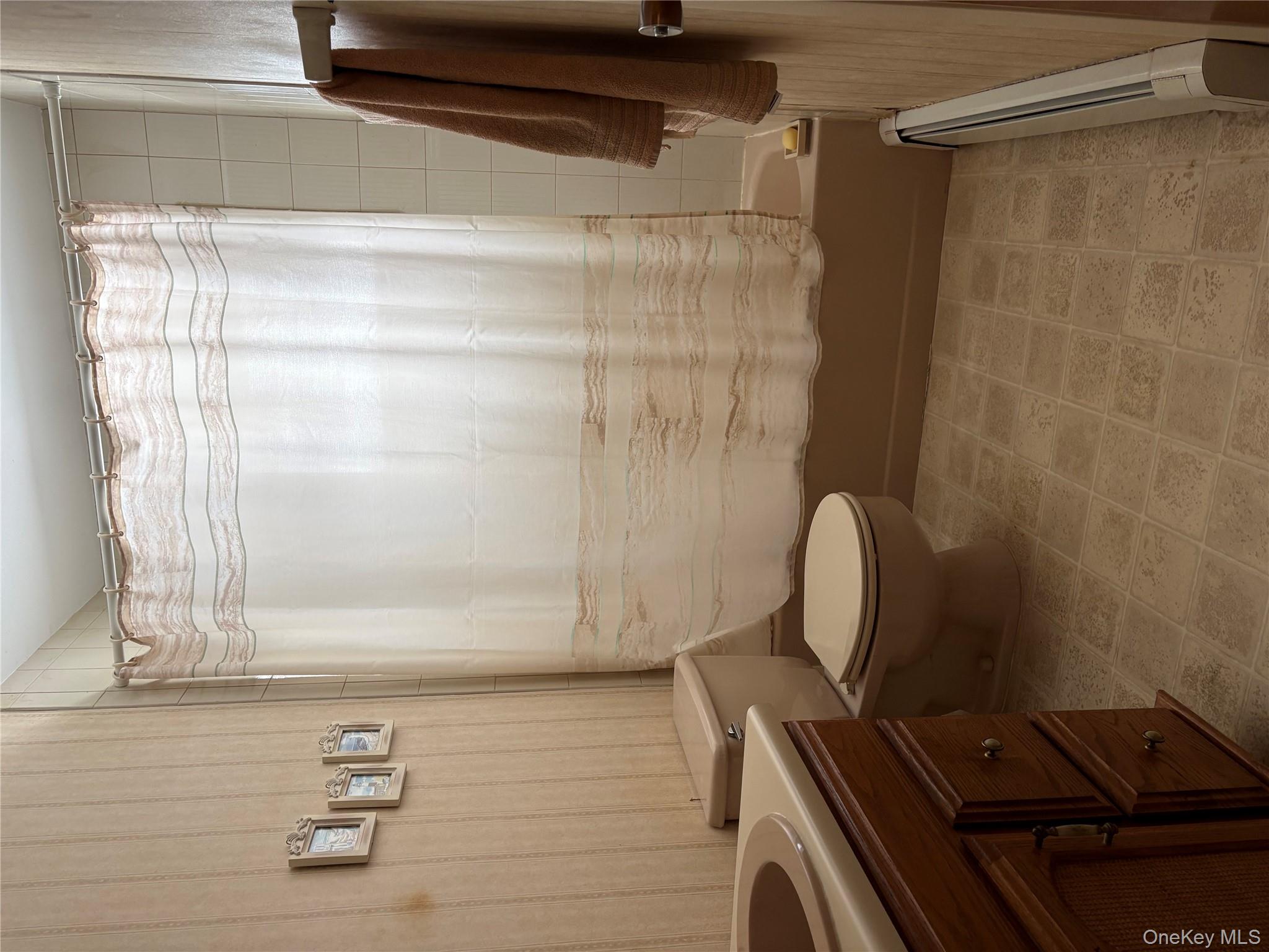 #11 photo, 2191 Walsall Street, नासाउ काउंटी Seaford , NY 11783