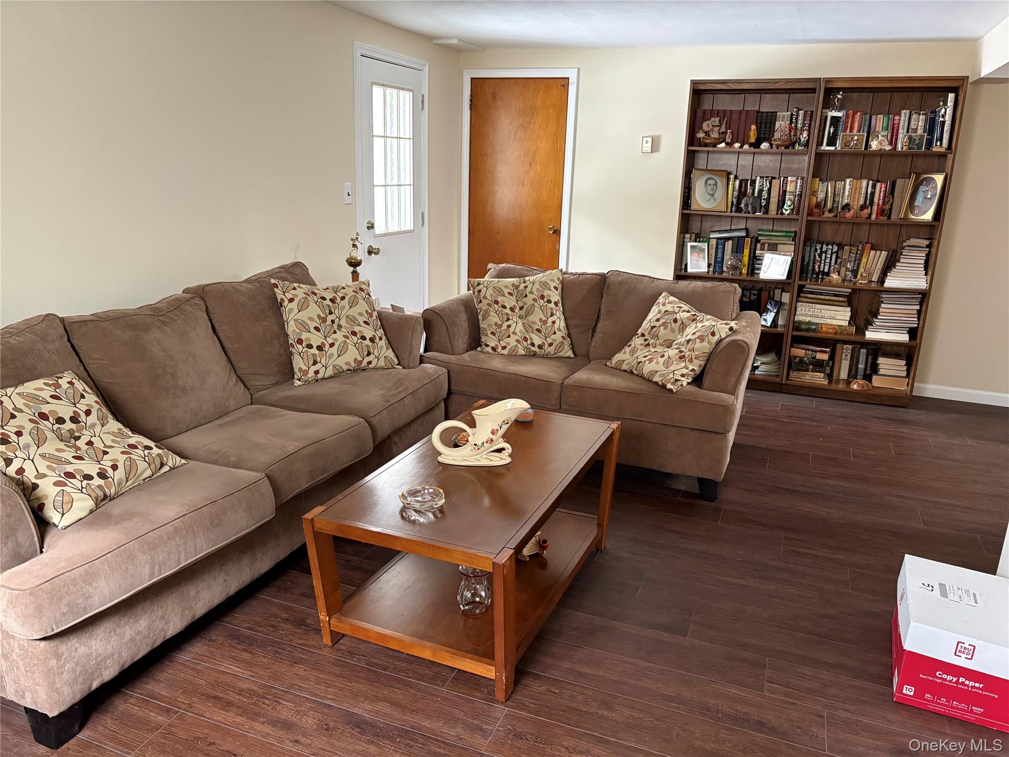 #12 photo, 2191 Walsall Street, नासाउ काउंटी Seaford , NY 11783