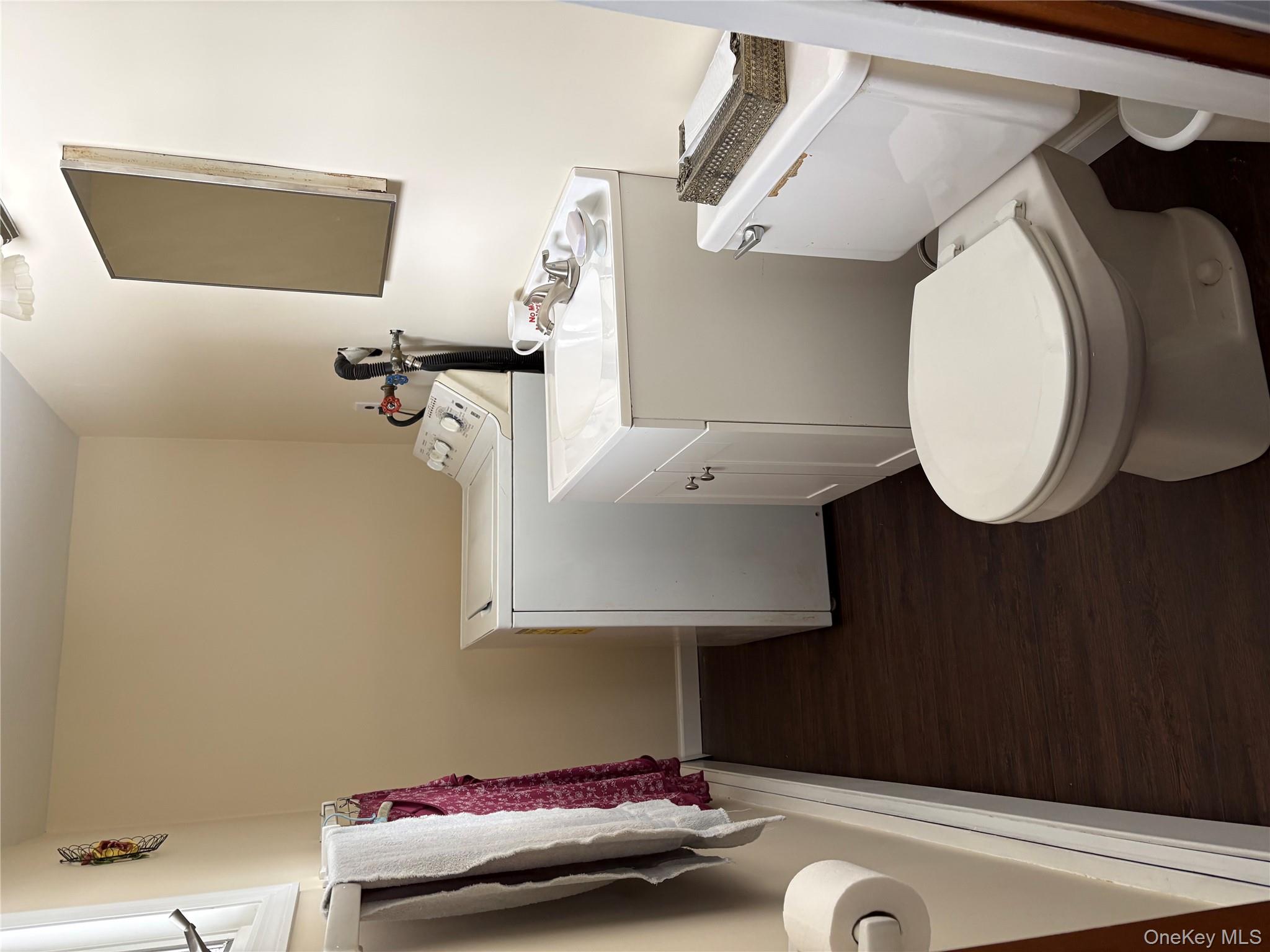 #14 photo, 2191 Walsall Street, नासाउ काउंटी Seaford , NY 11783