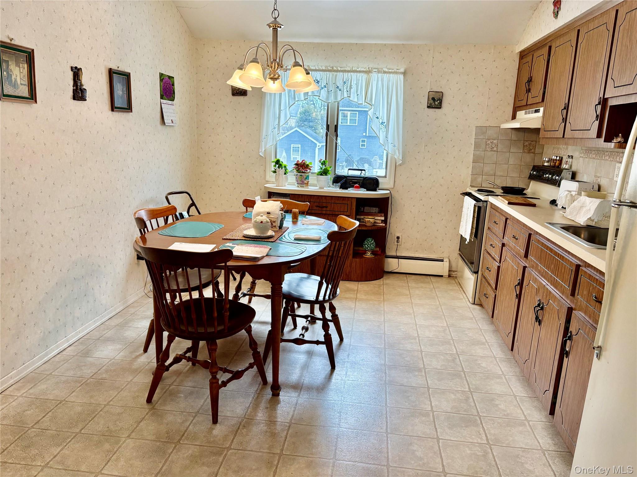 #7 photo, 2191 Walsall Street, नासाउ काउंटी Seaford , NY 11783