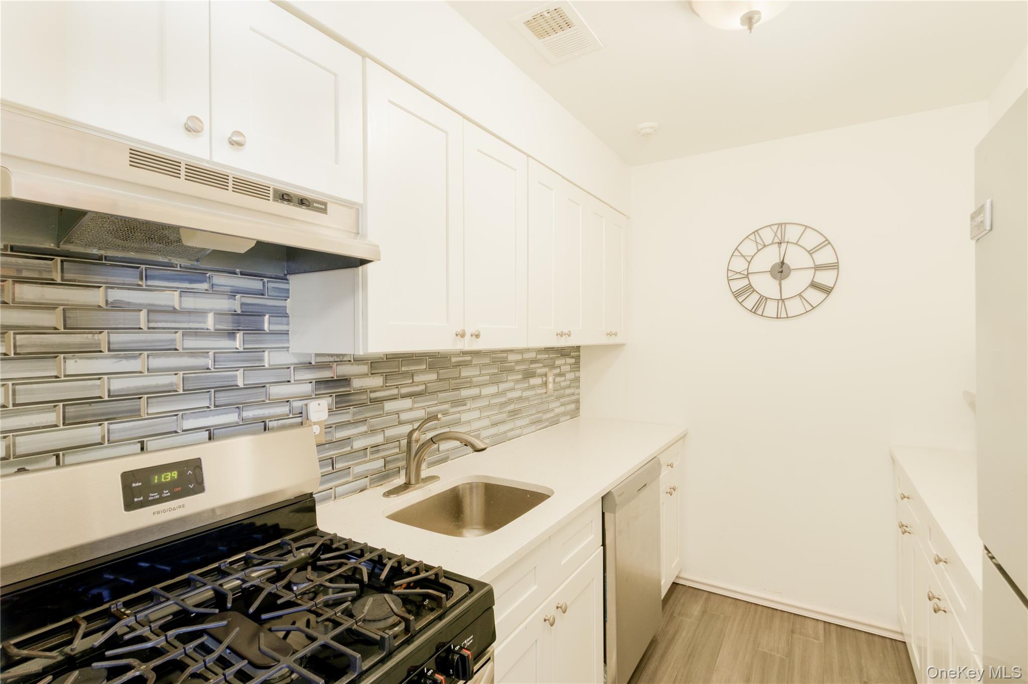 #10 photo, 266 Lake Point Circle, Middle Island , NY 11953