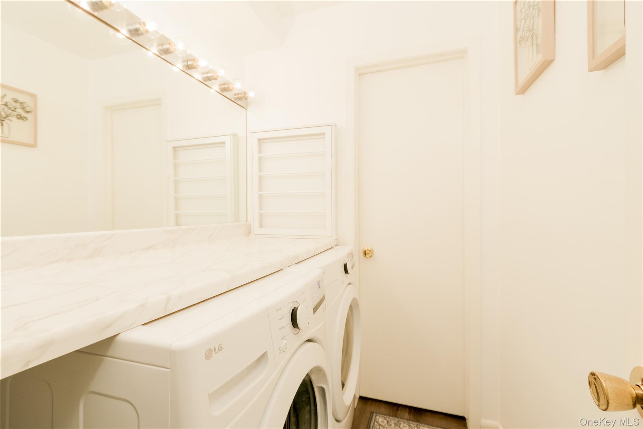 #12 photo, 266 Lake Point Circle, Middle Island , NY 11953