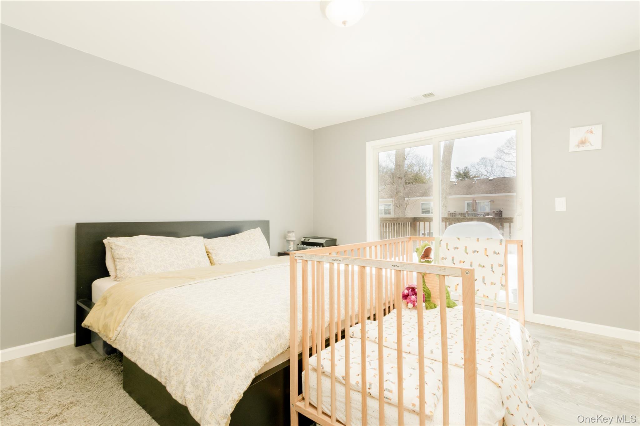 #15 photo, 266 Lake Point Circle, Middle Island , NY 11953