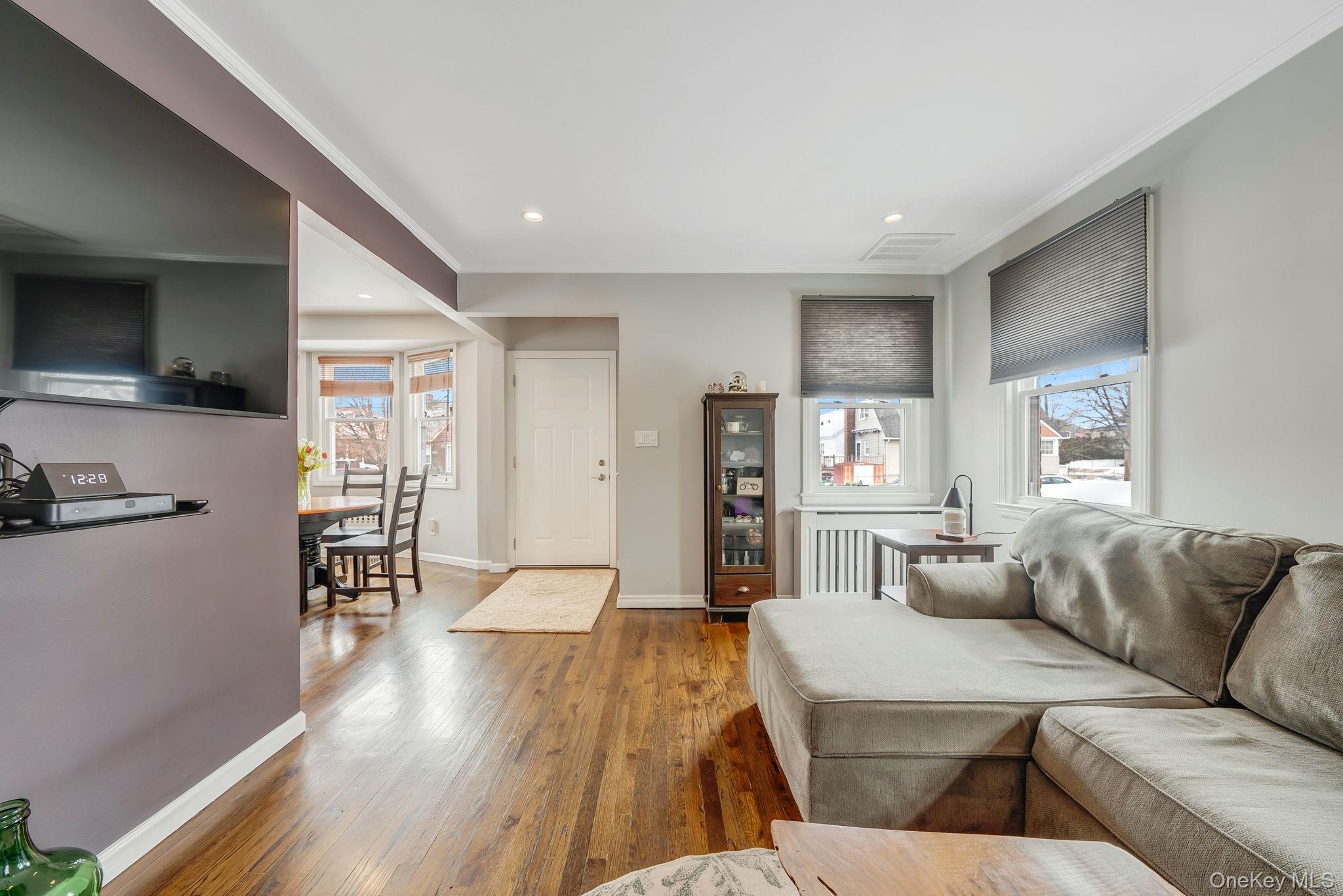 #7 photo, 131 Grange Street, Franklin Square , NY 11010