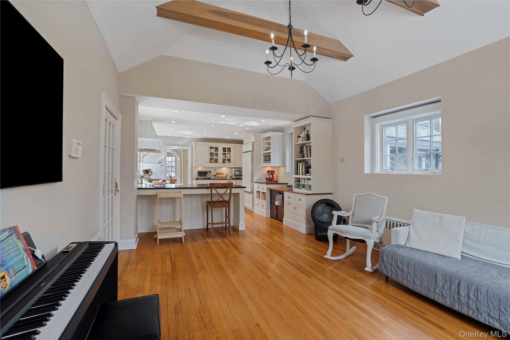 #11 photo, 650 Ely Avenue, Pelham , NY 10803