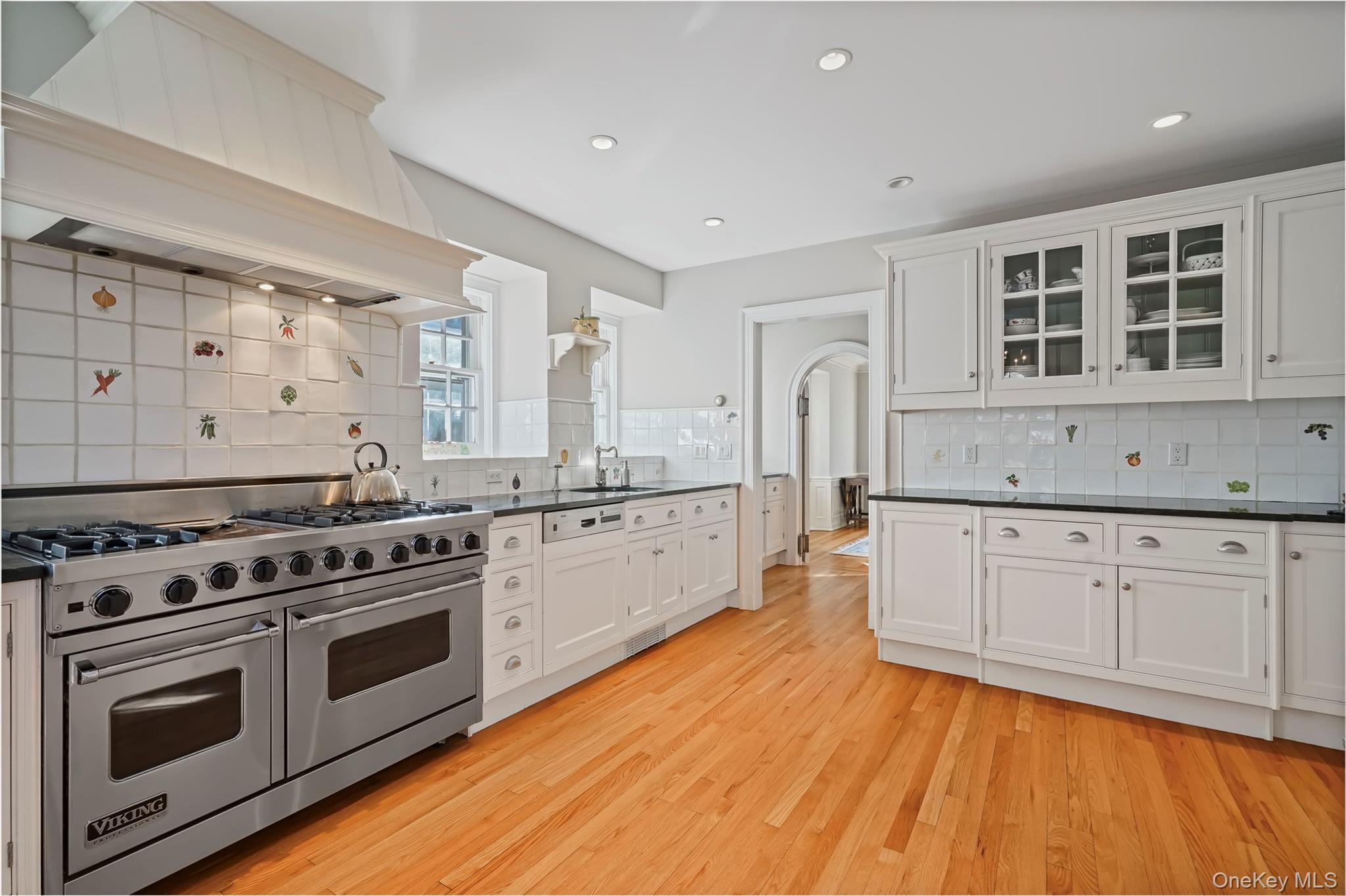 #8 photo, 650 Ely Avenue, Pelham , NY 10803