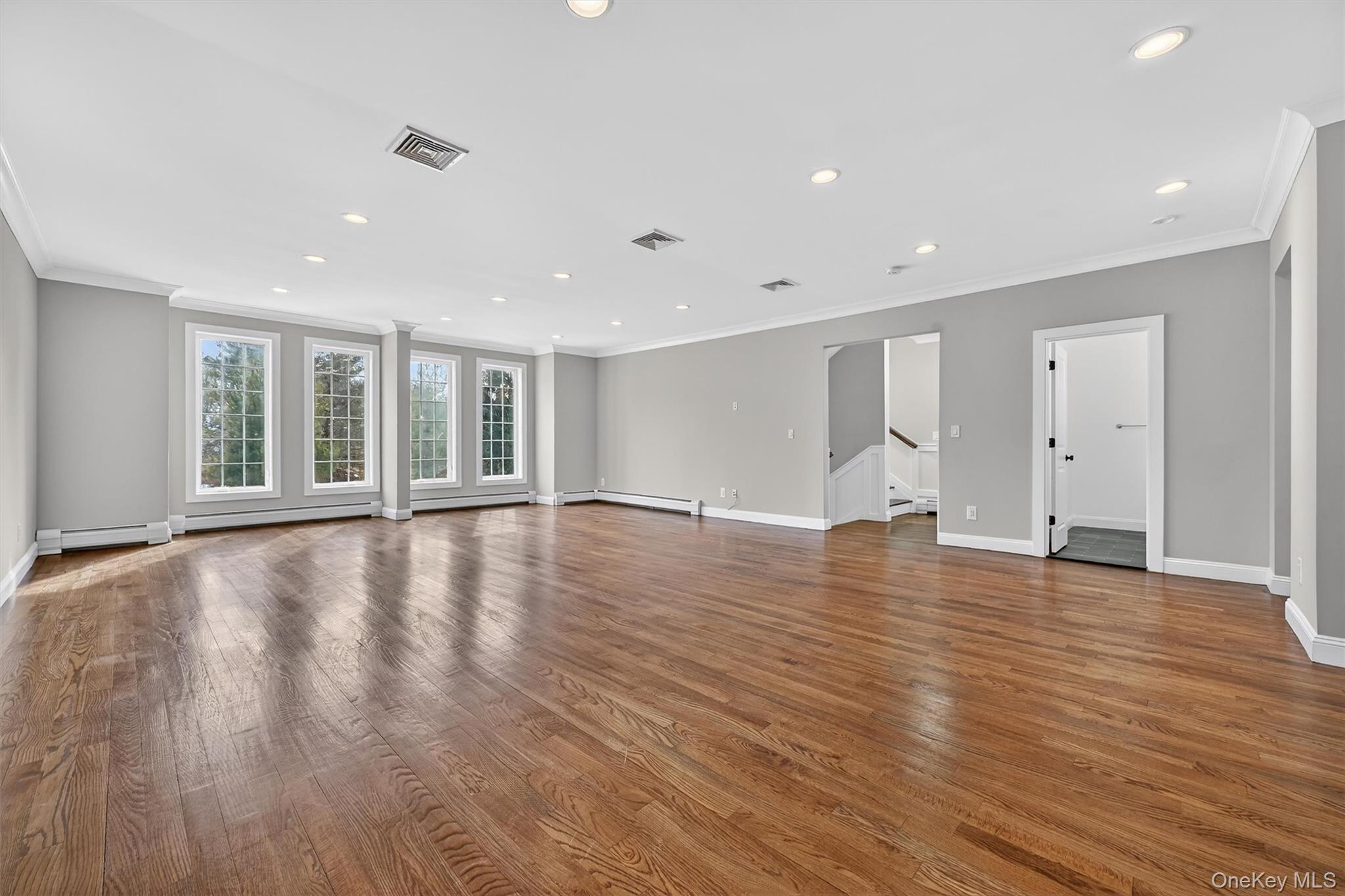 #4 photo, 548 Mountainview Avenue, Valley Cottage , NY 10989