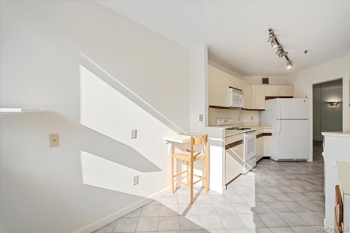 #12 photo, 25 Rockledge Avenue, White Plains , NY 10601