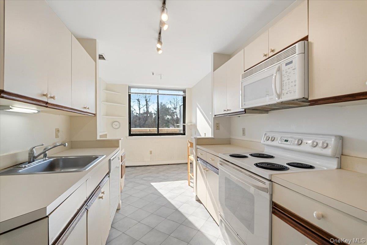 #5 photo, 25 Rockledge Avenue, White Plains , NY 10601