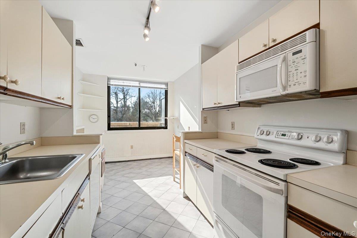 #7 photo, 25 Rockledge Avenue, White Plains , NY 10601