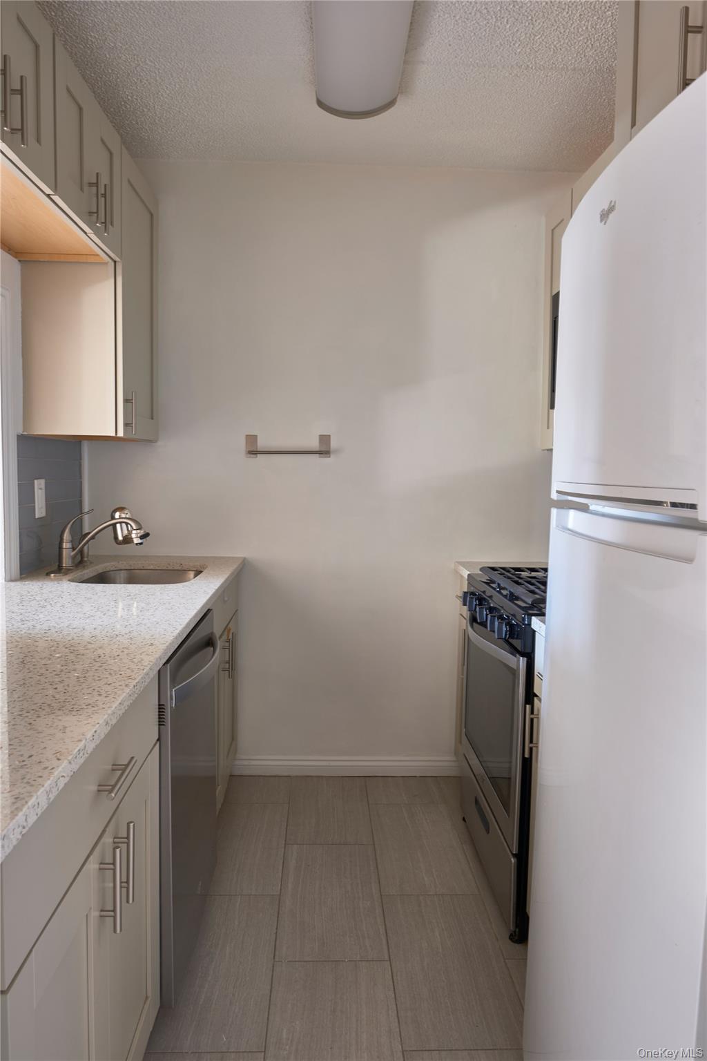 #11 photo, 2 Consulate Drive, Tuckahoe , NY 10707