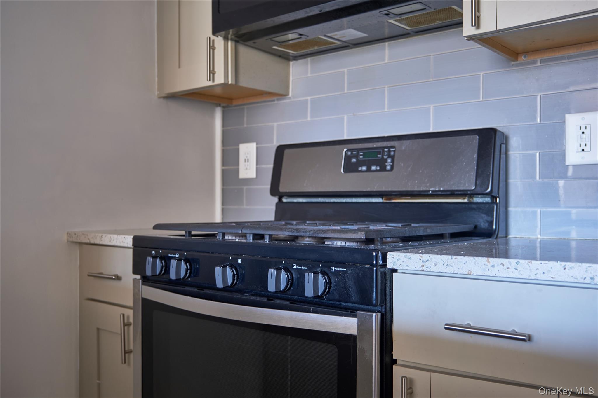 #8 photo, 2 Consulate Drive, Tuckahoe , NY 10707