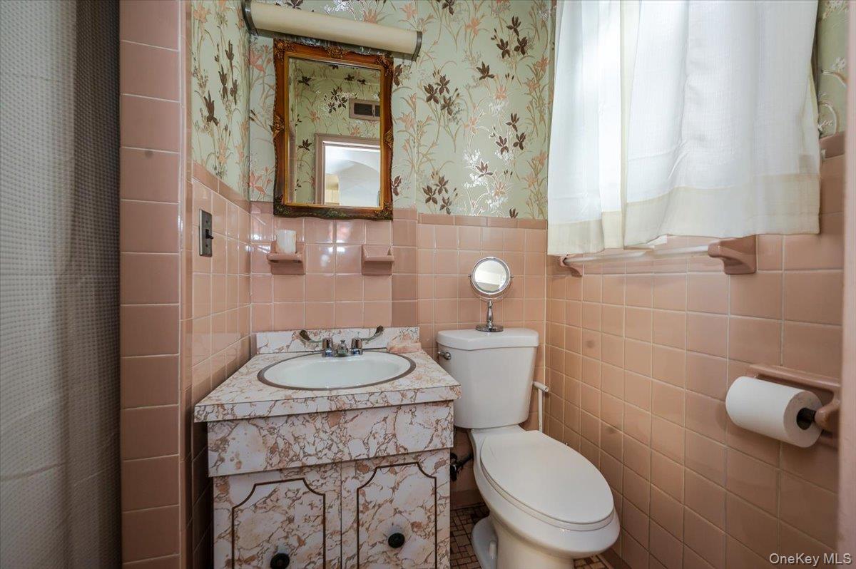 #15 photo, 276 Brinsmade Avenue, Bronx , NY 10465