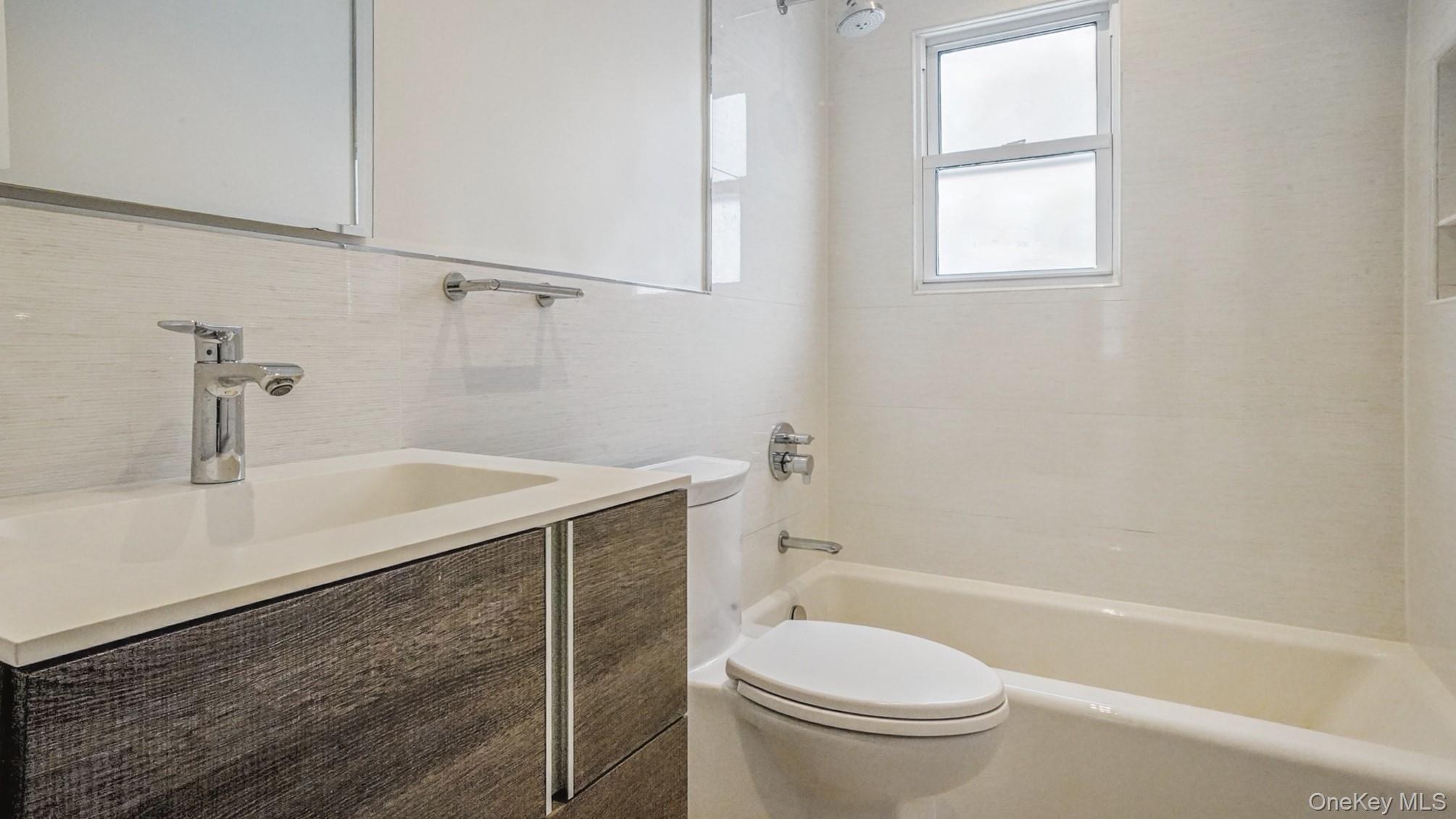 #17 photo, 100 E Sunnyside Lane, Irvington , NY 10533