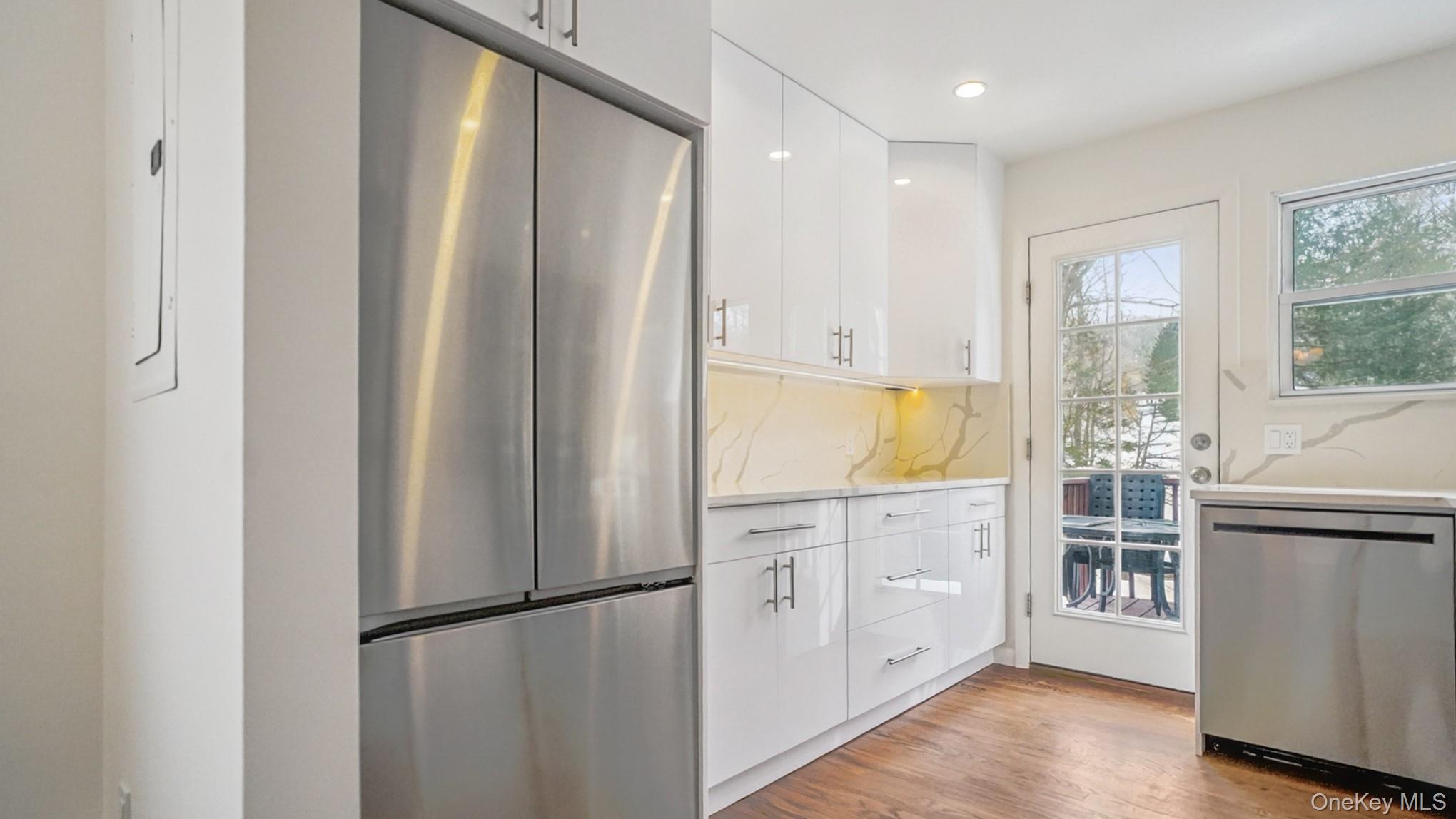 #3 photo, 100 E Sunnyside Lane, Irvington , NY 10533