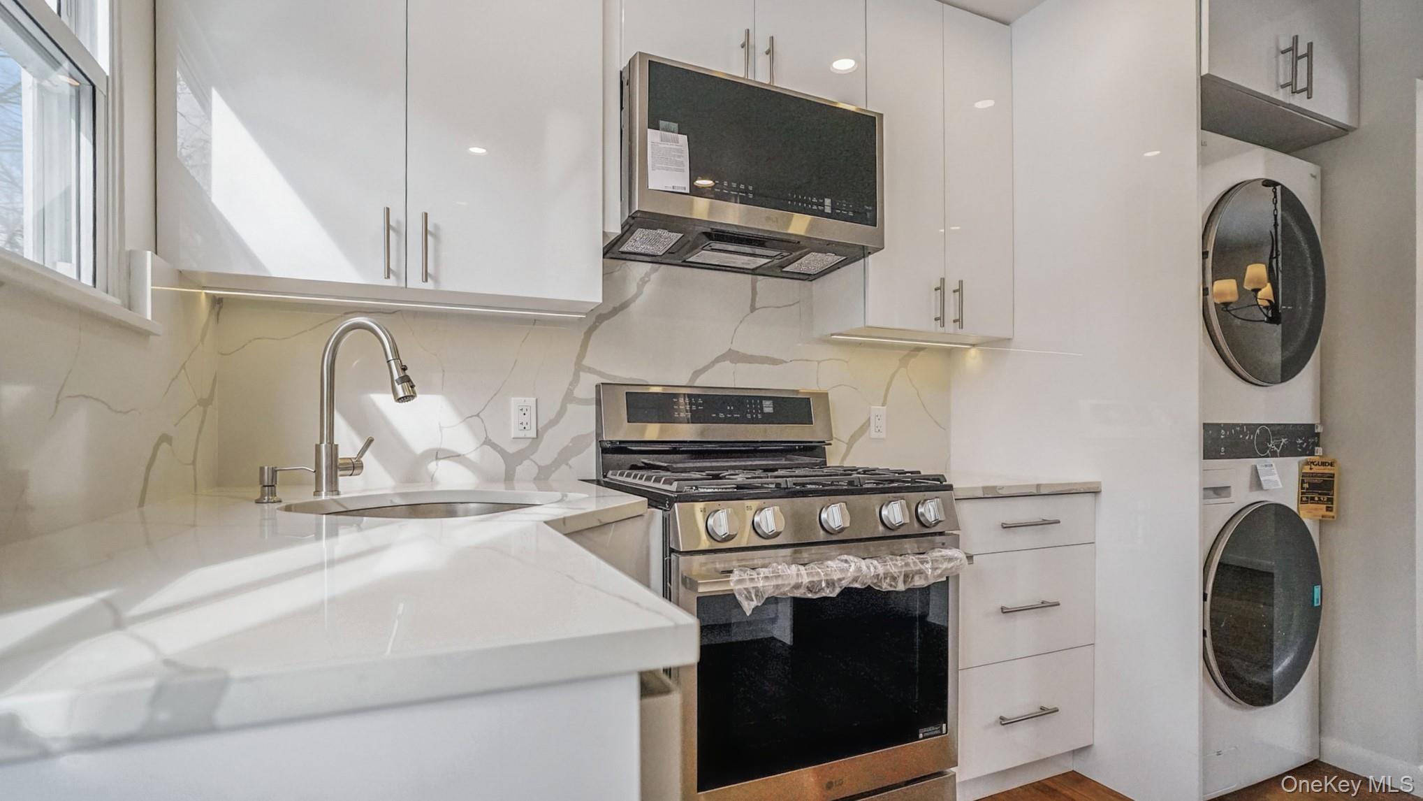 #4 photo, 100 E Sunnyside Lane, Irvington , NY 10533