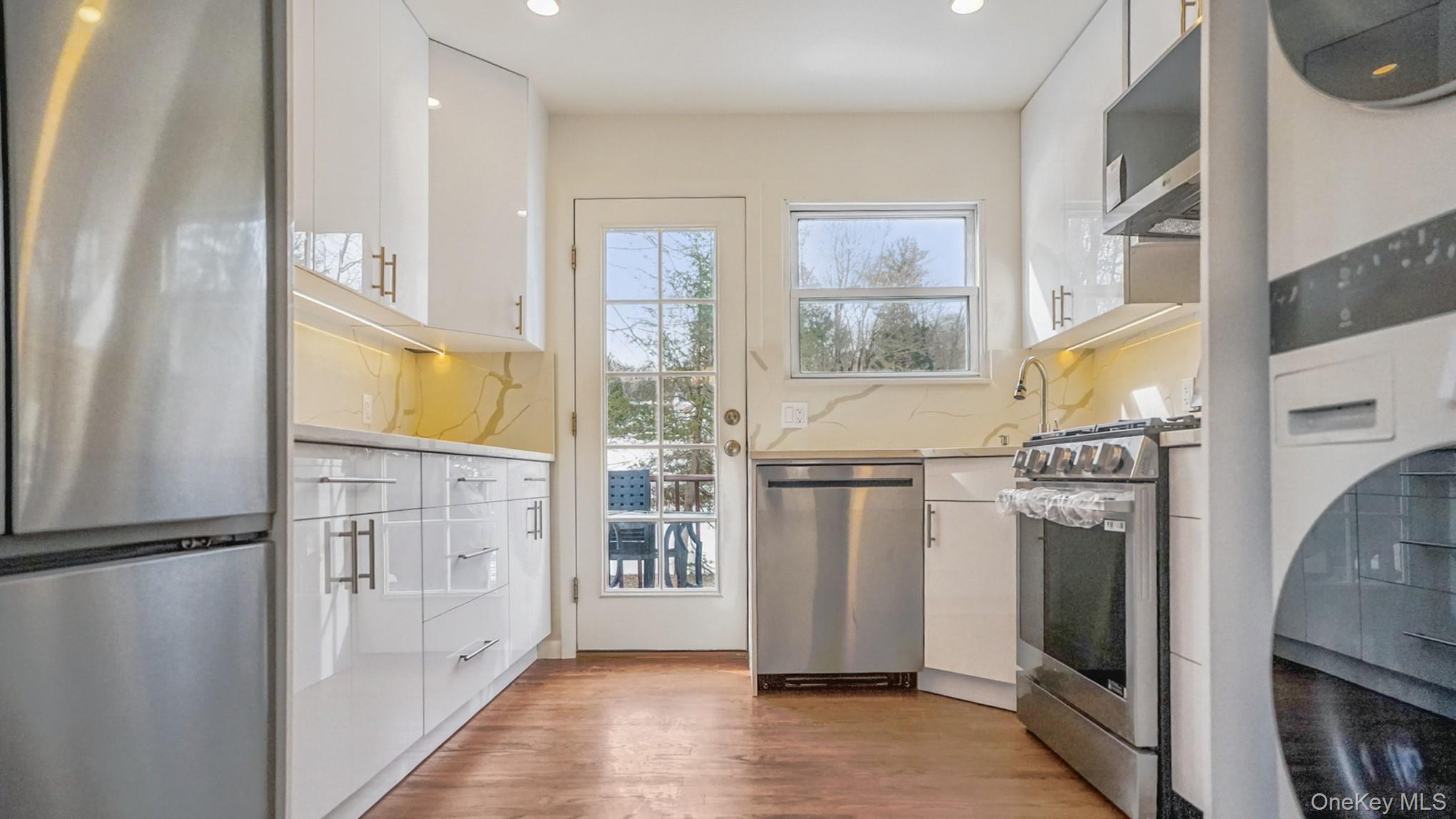 #8 photo, 100 E Sunnyside Lane, Irvington , NY 10533