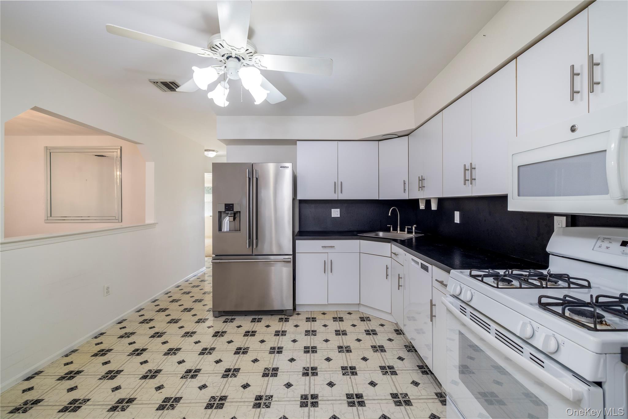 #12 photo, 22 Ridgewood Drive, Wantagh , NY 11793