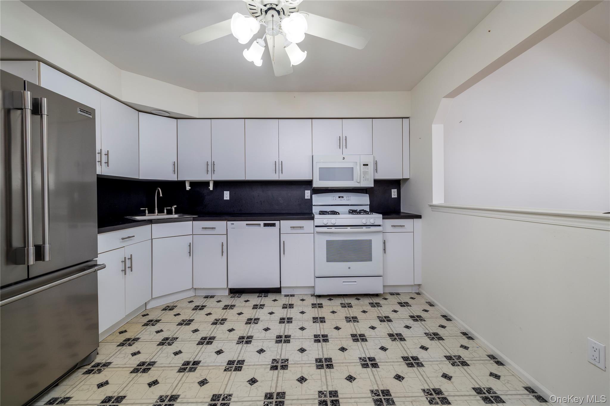 #13 photo, 22 Ridgewood Drive, Wantagh , NY 11793