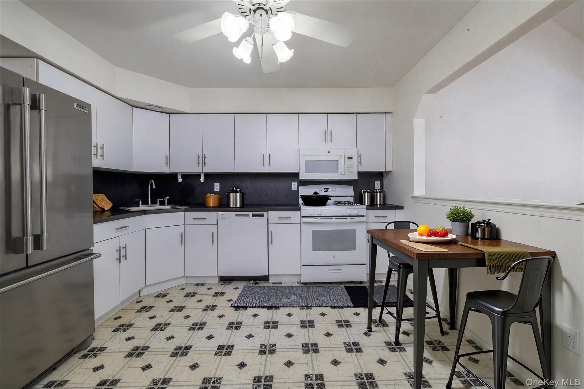 #14 photo, 22 Ridgewood Drive, Wantagh , NY 11793