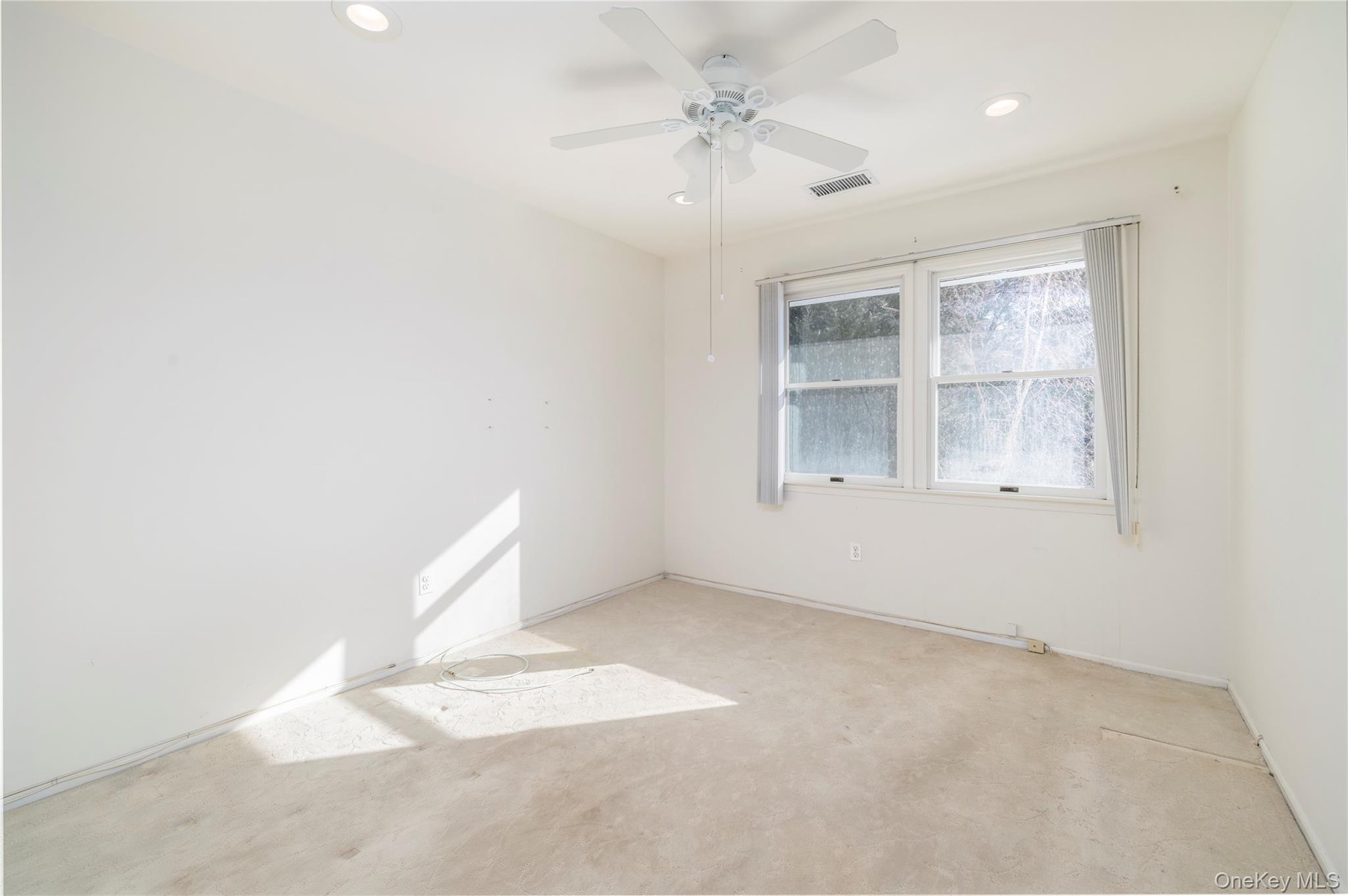 #17 photo, 22 Ridgewood Drive, Wantagh , NY 11793