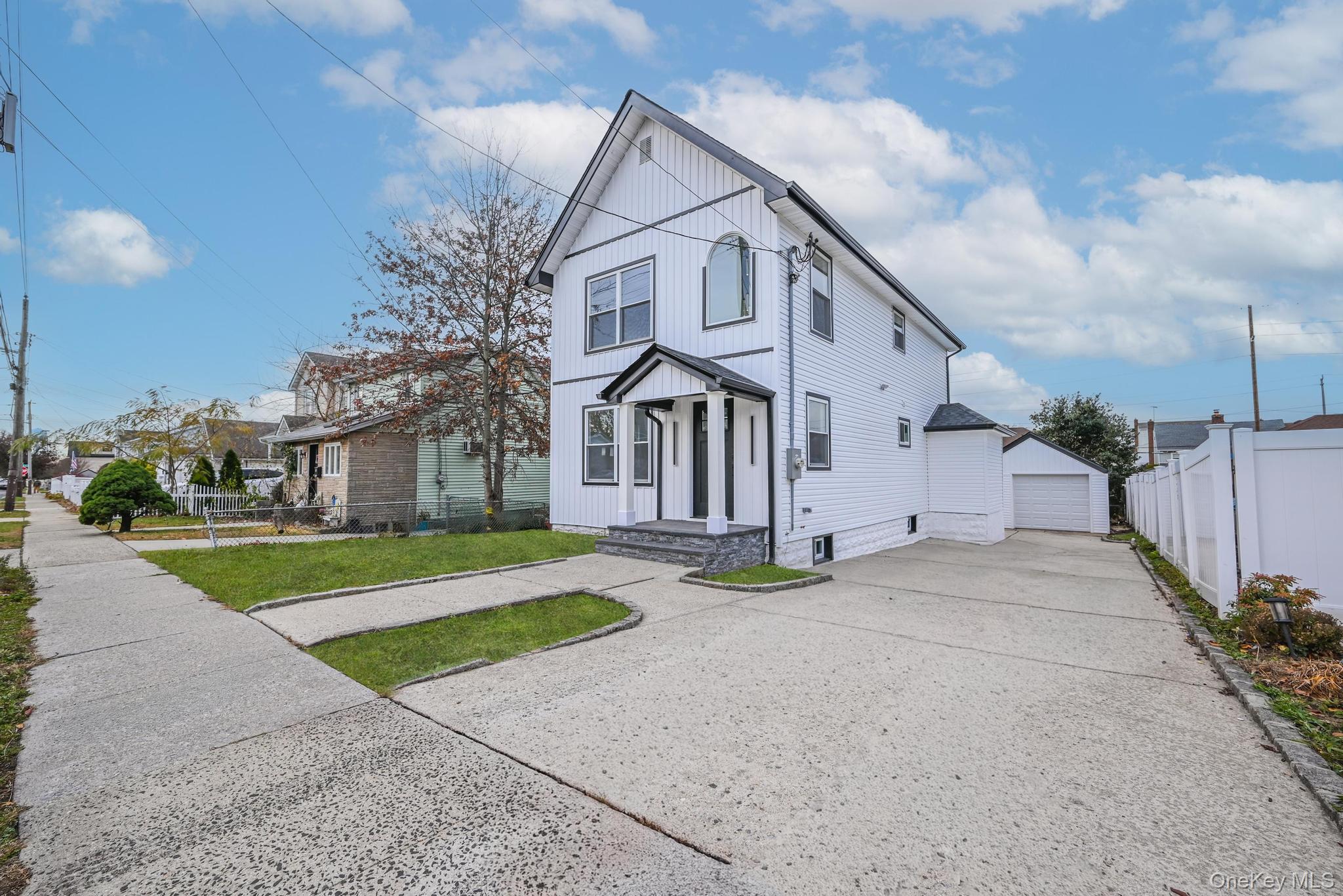 #2 photo, 44 Catherine Avenue, Franklin Square , NY 11010