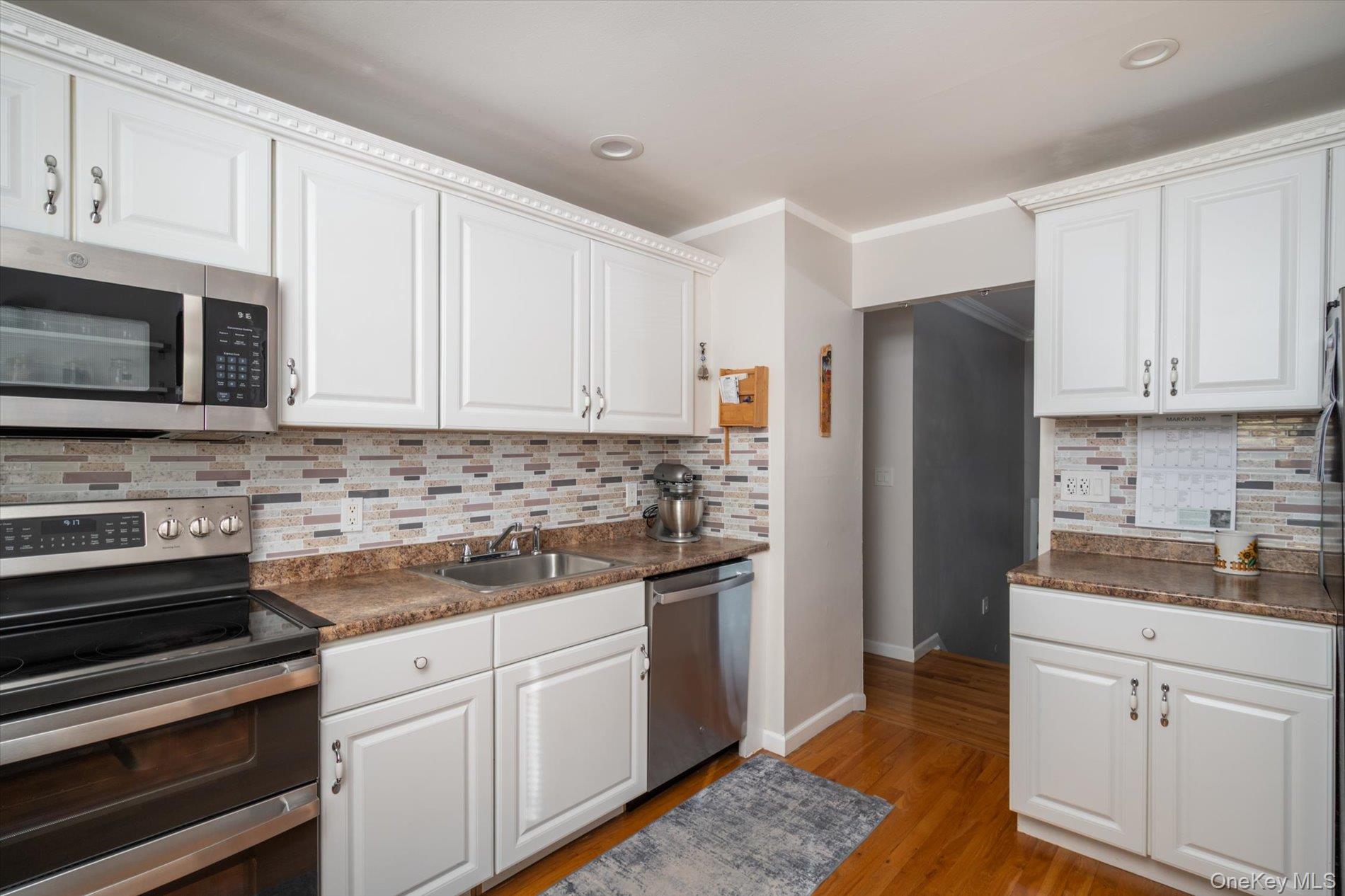 #2 photo, 231 3rd Street, 롱 아일랜드 Lindenhurst , NY 11757