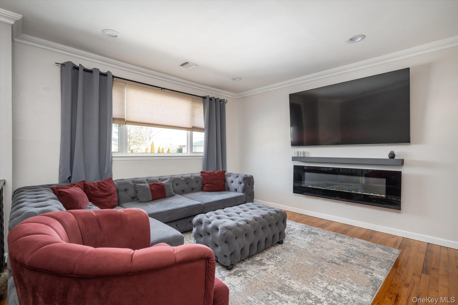 #6 photo, 231 3rd Street, 롱 아일랜드 Lindenhurst , NY 11757