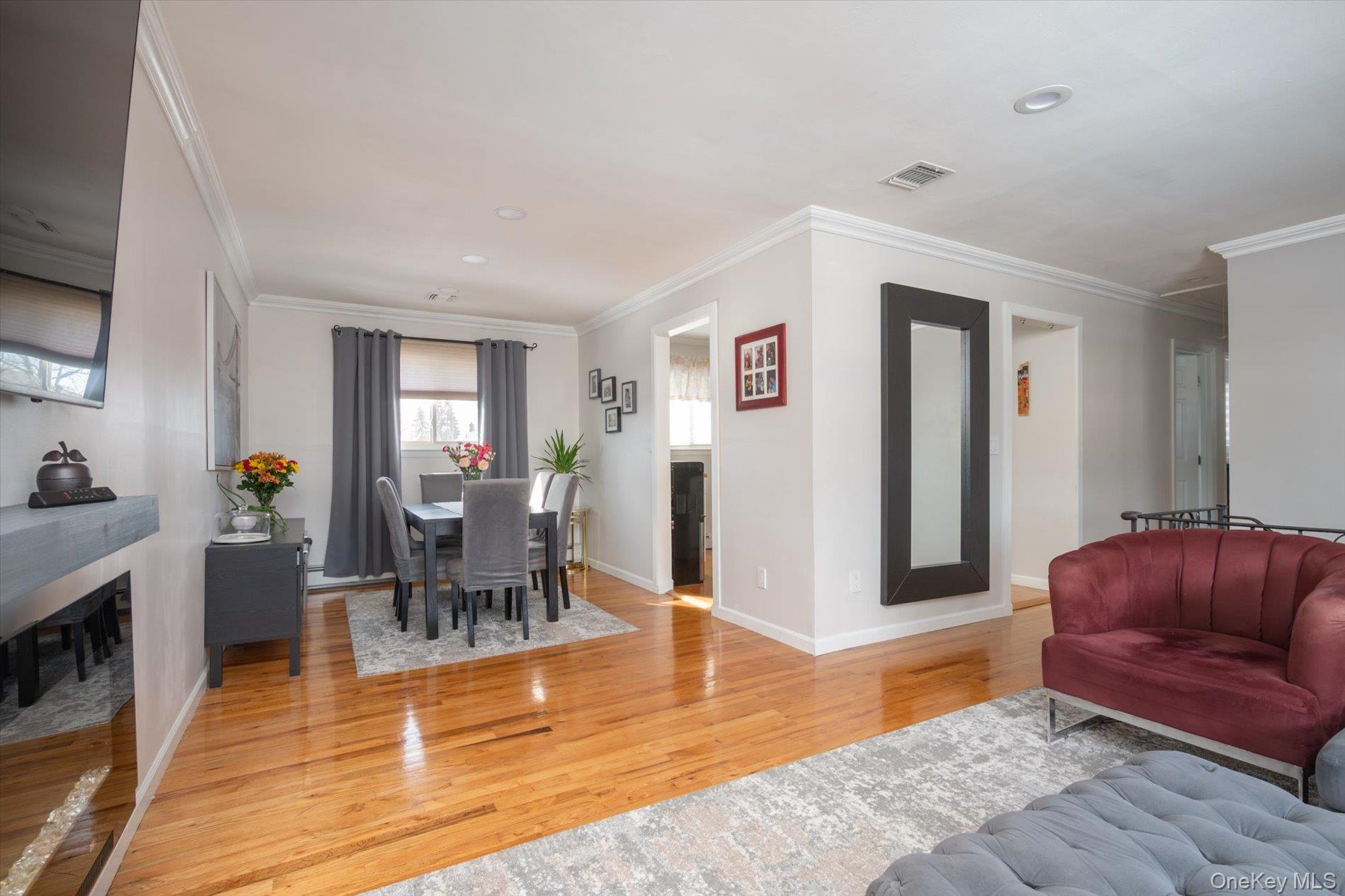 #7 photo, 231 3rd Street, 롱 아일랜드 Lindenhurst , NY 11757