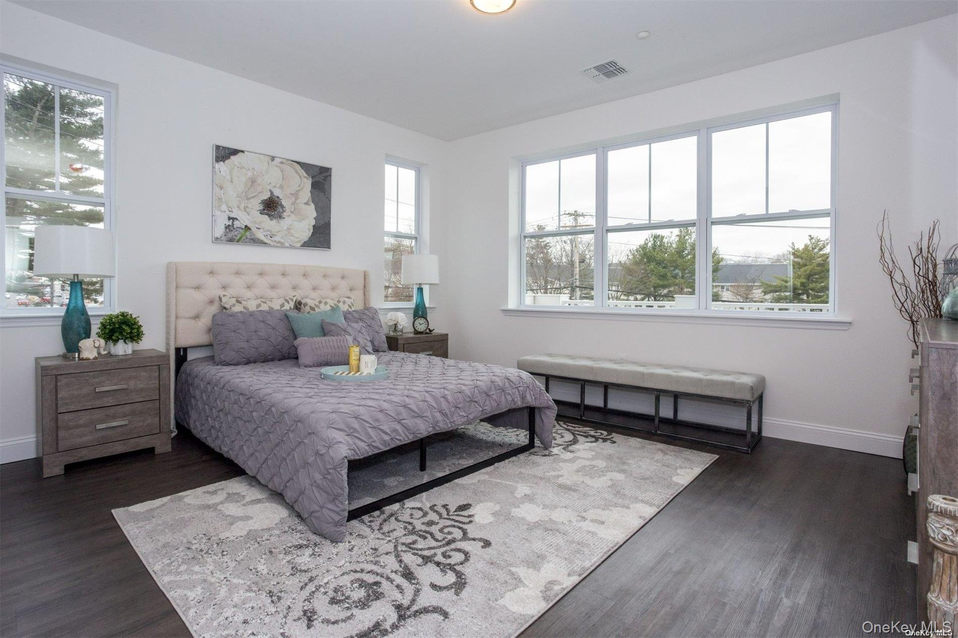 #14 photo, 1046 New York Avenue, 롱 아일랜드 Huntington Station , NY 11746