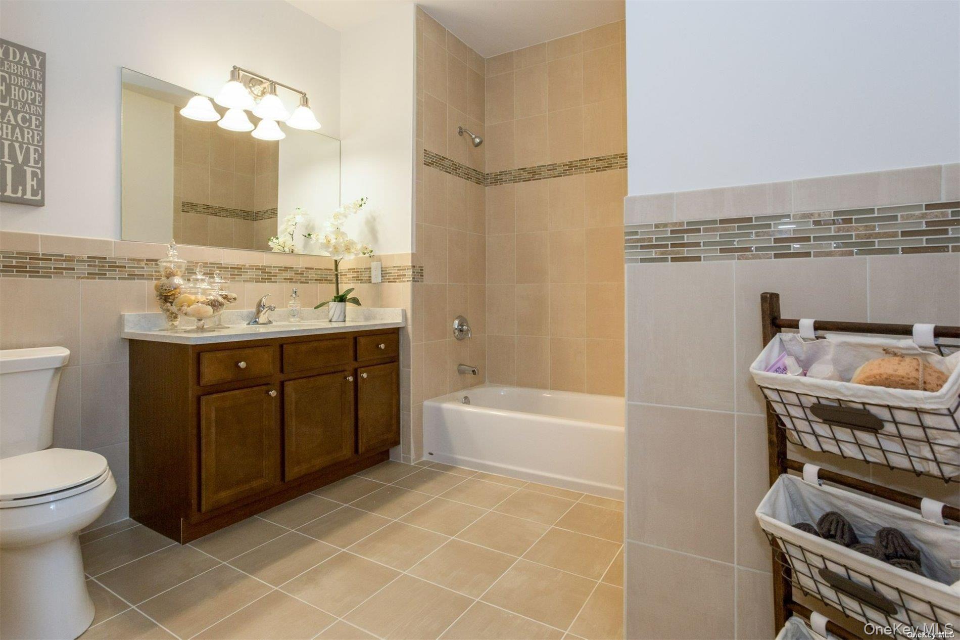 #19 photo, 1046 New York Avenue, 롱 아일랜드 Huntington Station , NY 11746