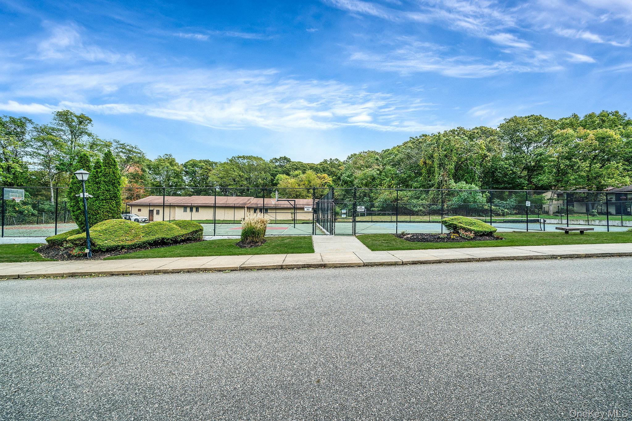 #14 photo, 8 Juniper Court, 롱 아일랜드 Selden , NY 11784