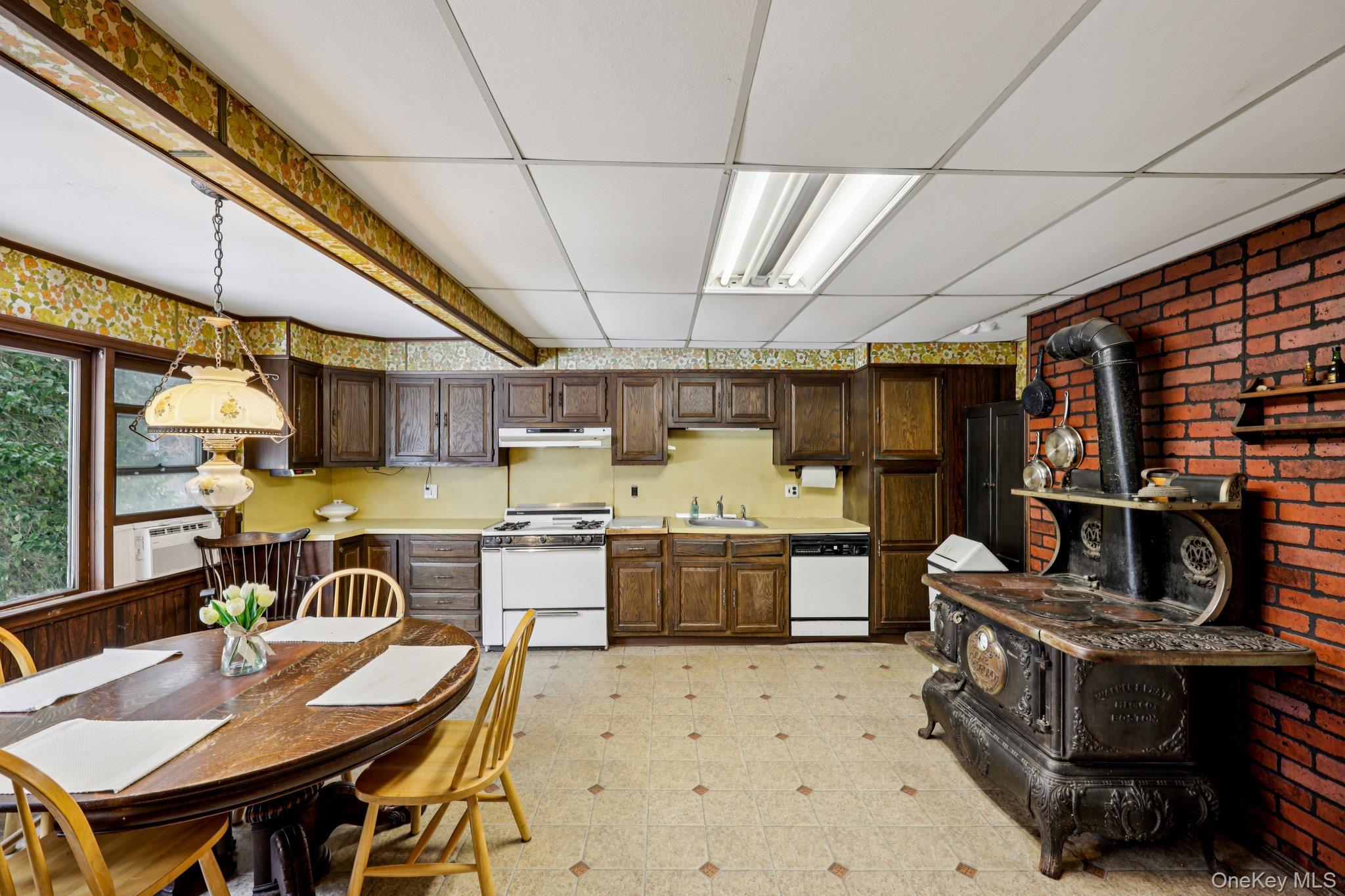 #16 photo, 82 Vernon Avenue, Нассау ‖ East Norwich , NY 11732