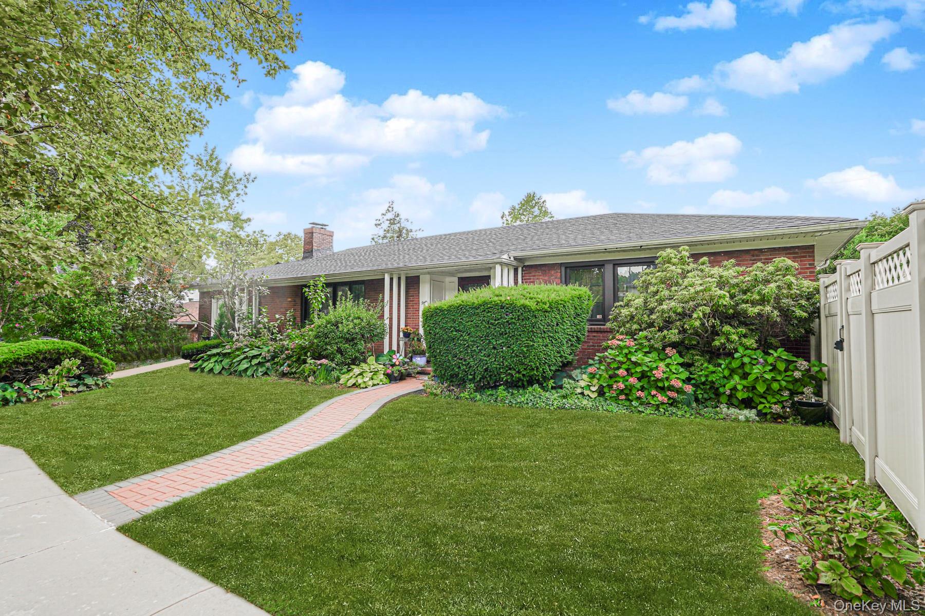 #1 photo, 4 Brentwood Avenue, סטטן איילנד Staten Island , NY 10301