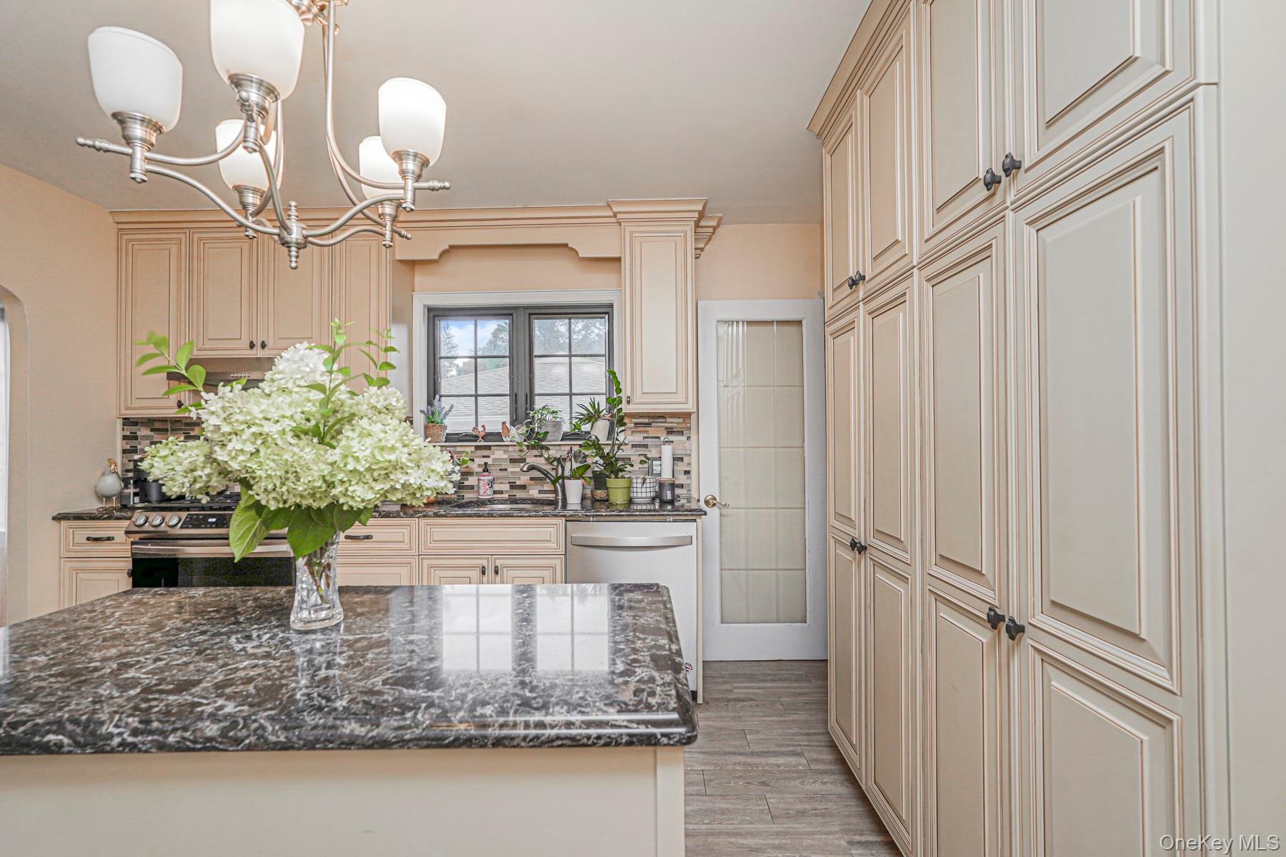 #15 photo, 4 Brentwood Avenue, סטטן איילנד Staten Island , NY 10301