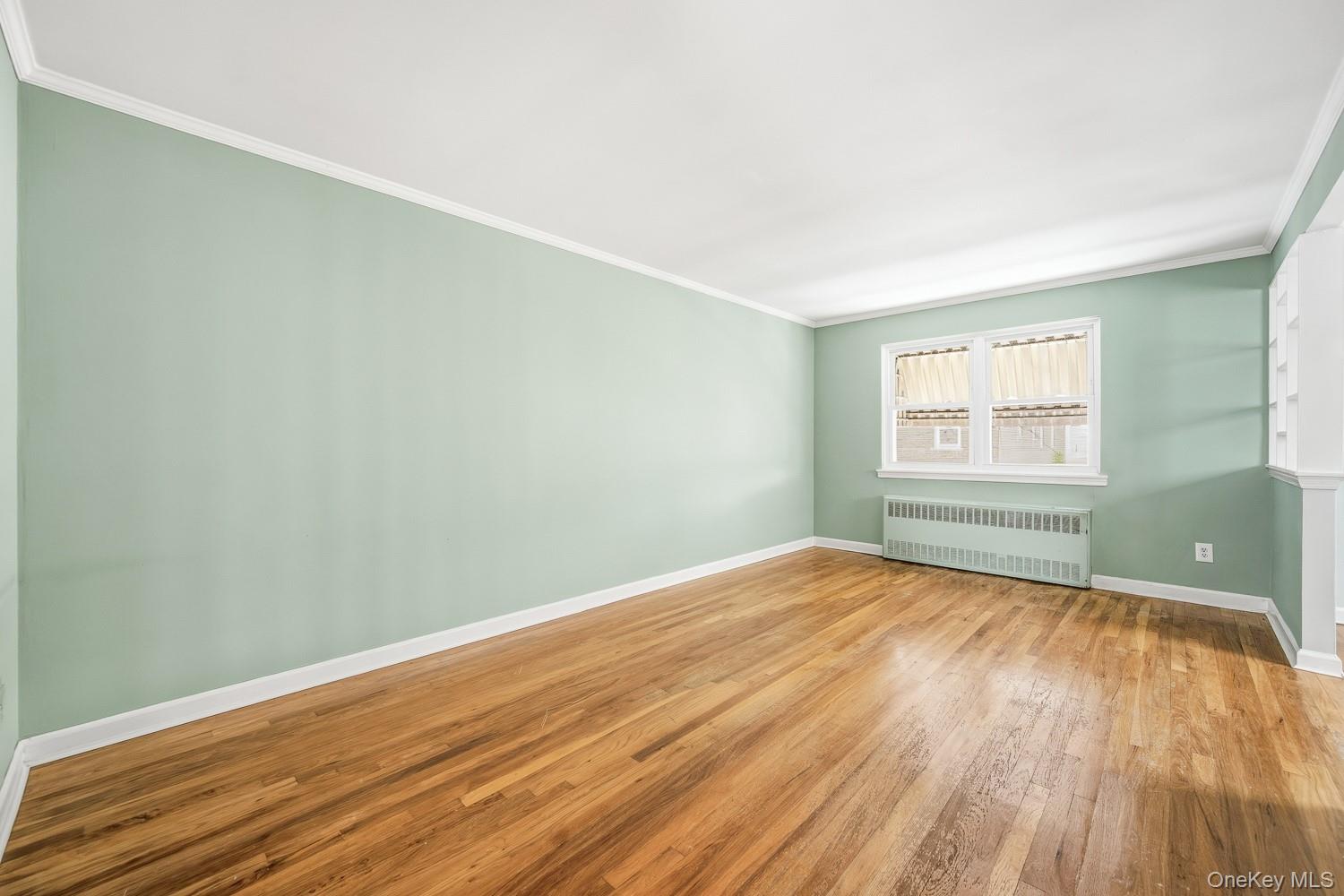 #16 photo, 2323 32nd Street, Куинс ‖ Astoria , NY 11105