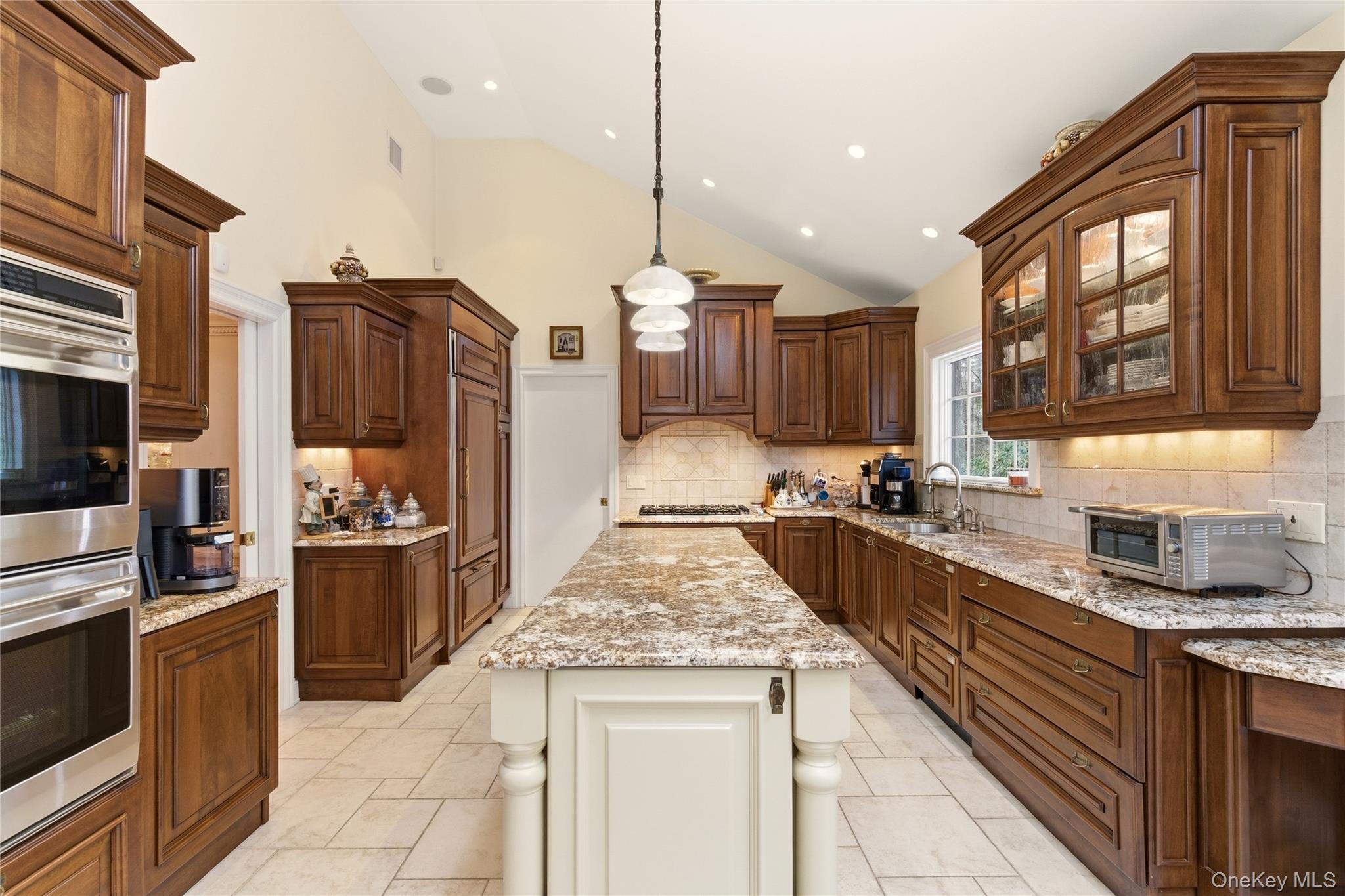 #13 photo, 1017 Friendly Road, Upper Brookville , NY 11771