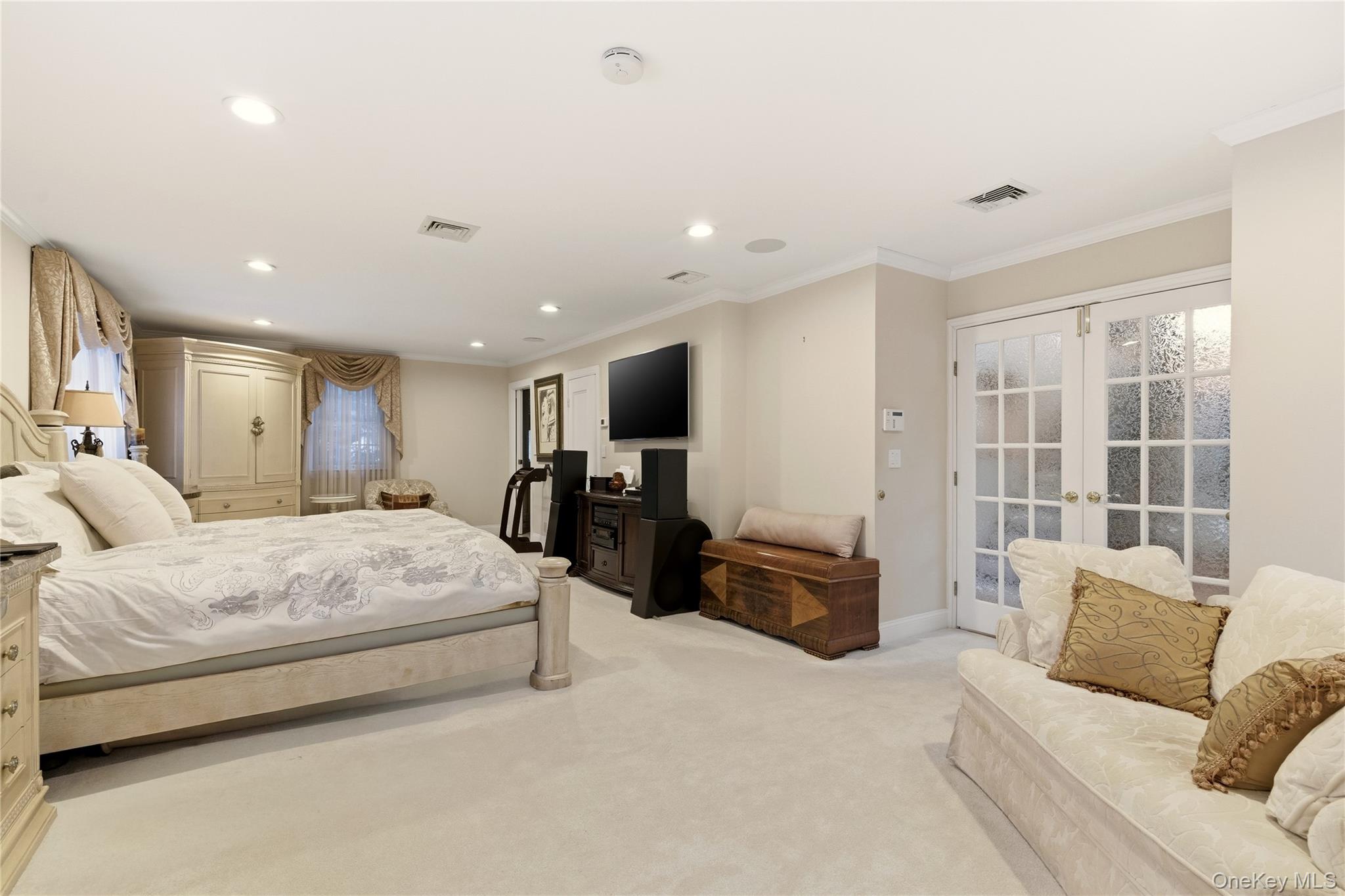 #17 photo, 1017 Friendly Road, Upper Brookville , NY 11771