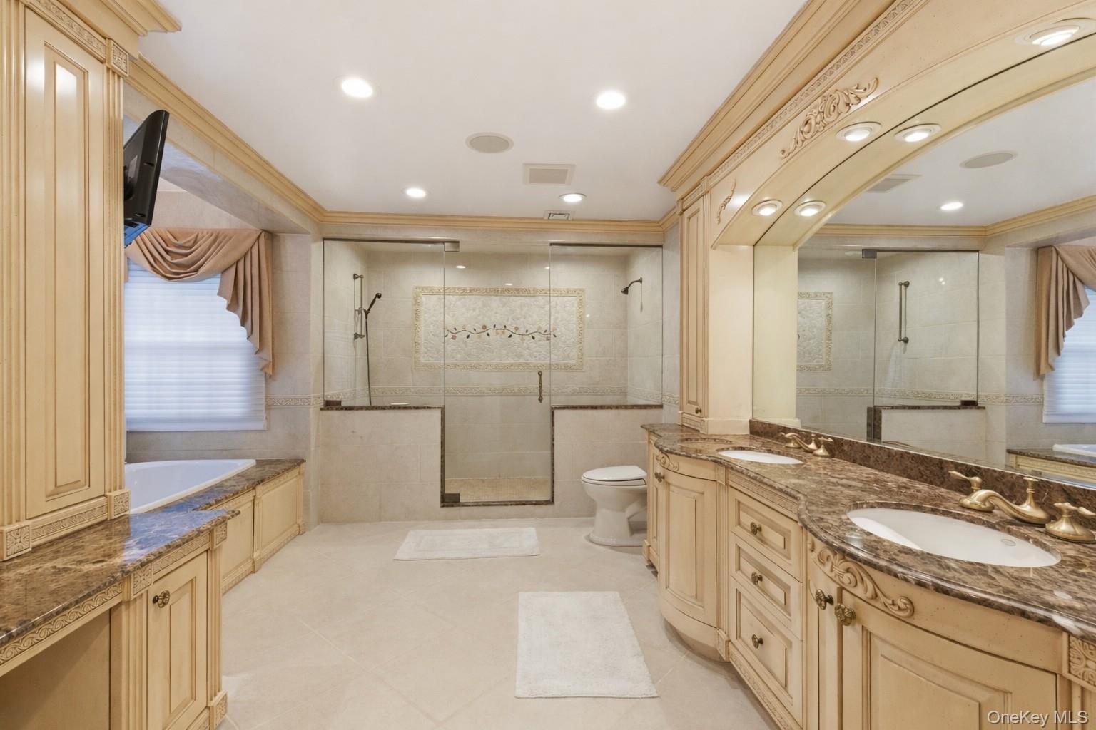 #19 photo, 1017 Friendly Road, Upper Brookville , NY 11771