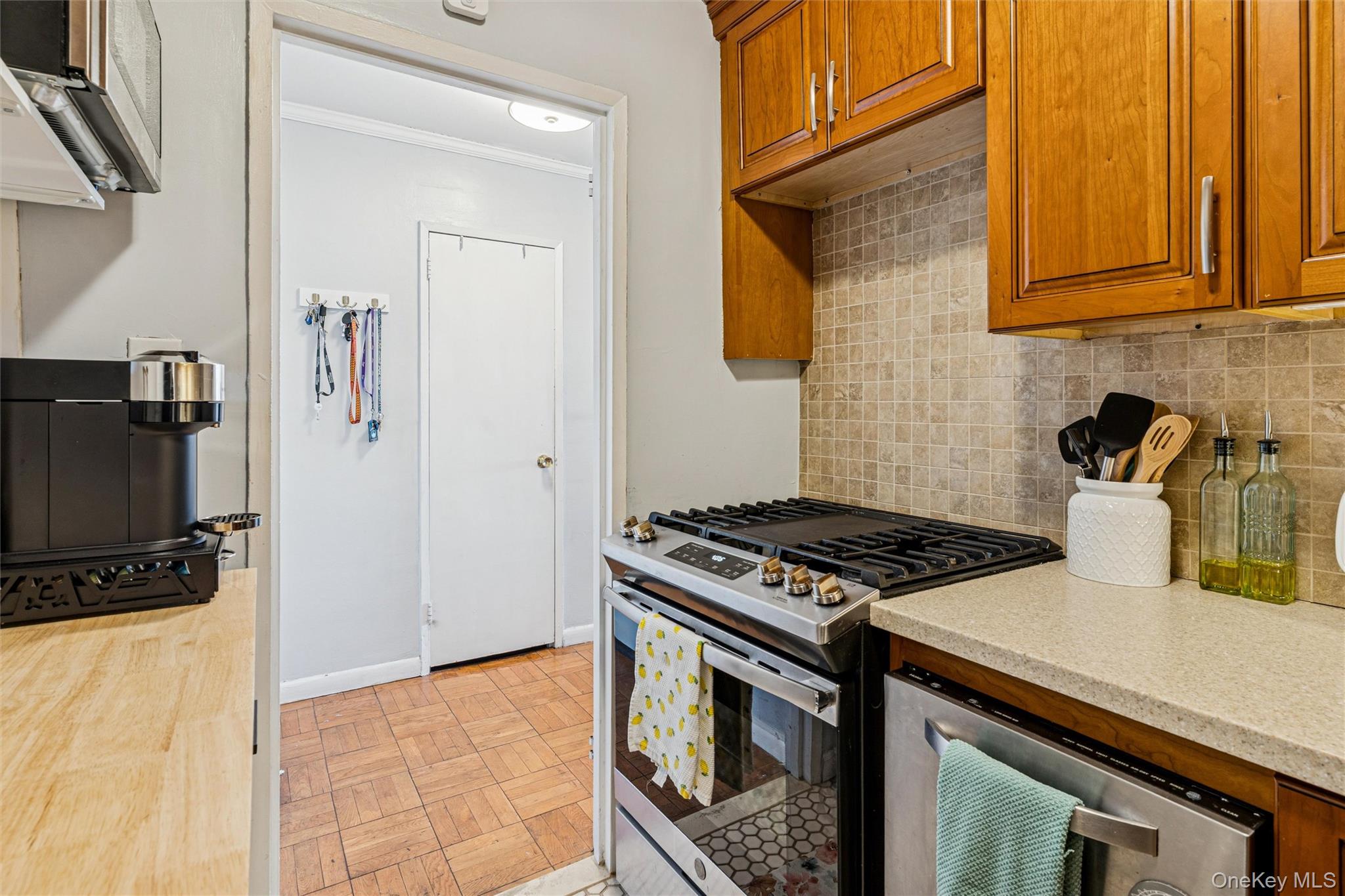 #6 photo, 10230 66 Road, Forest Hills , NY 11375