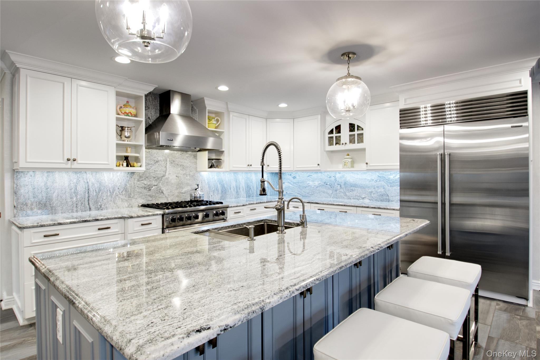 #7 photo, 110 Birch Drive, East Hills , NY 11576